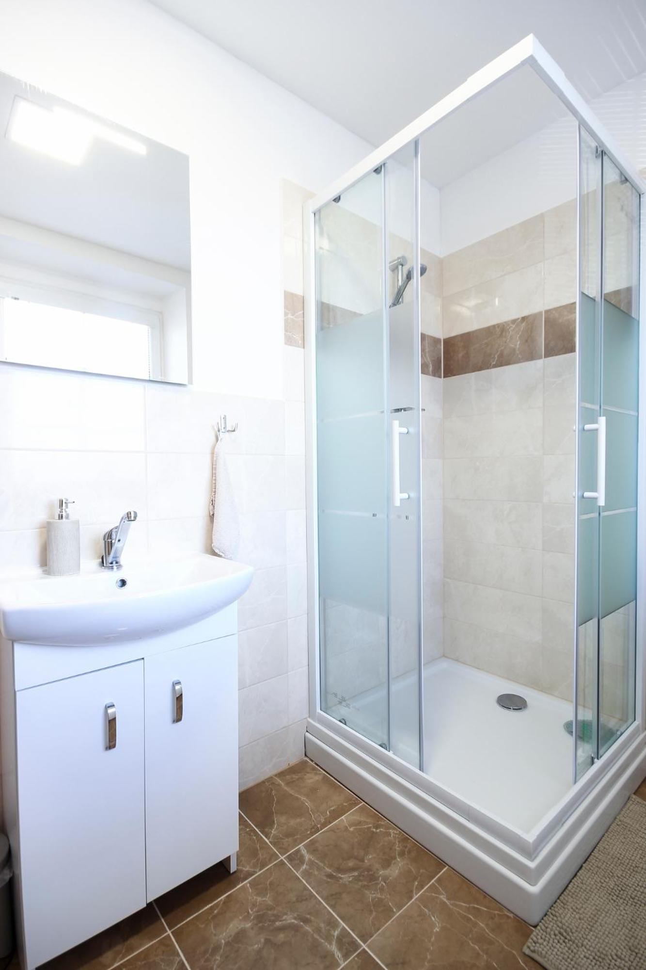 Triple Room with Private Bathroom photo 2