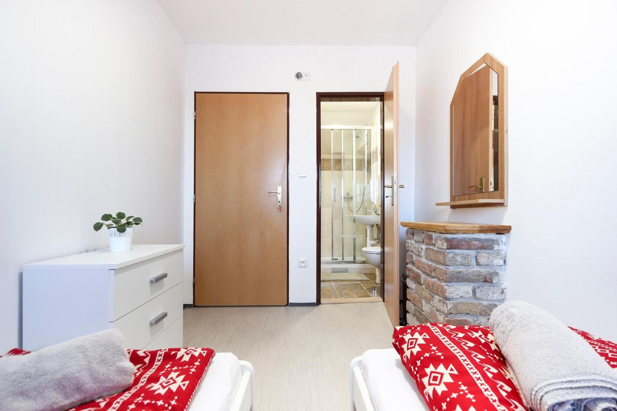 Six-Bedroom House photo 2