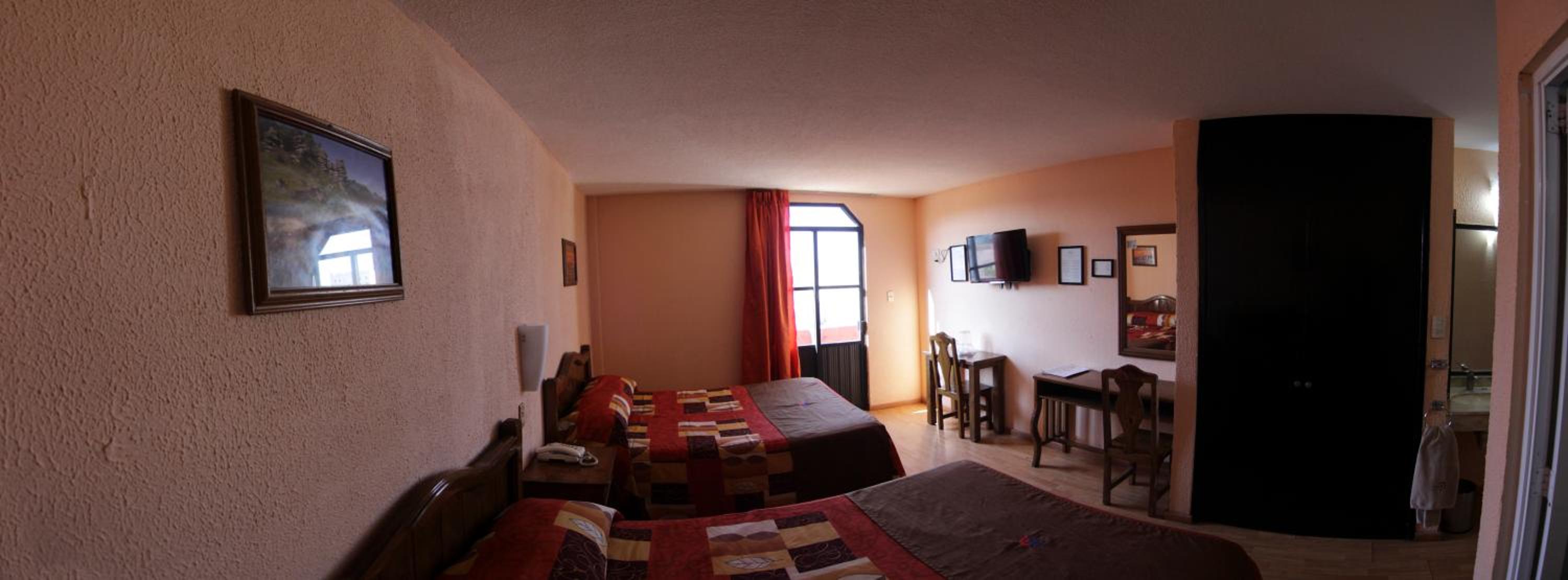 Double Room with Two Double Beds - Photo 8