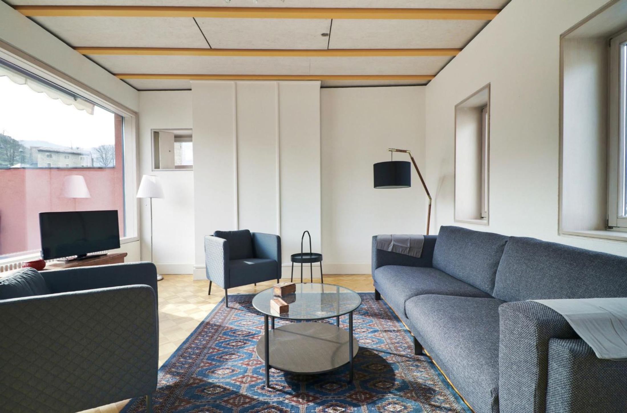Three-Bedroom Apartment photo 2
