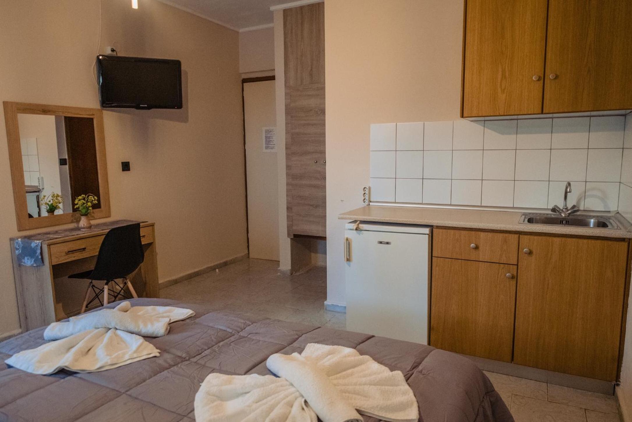 Studio (2 Adults)