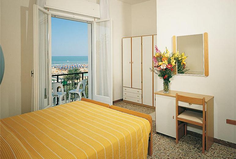 Double Room with Sea View - Photo 4
