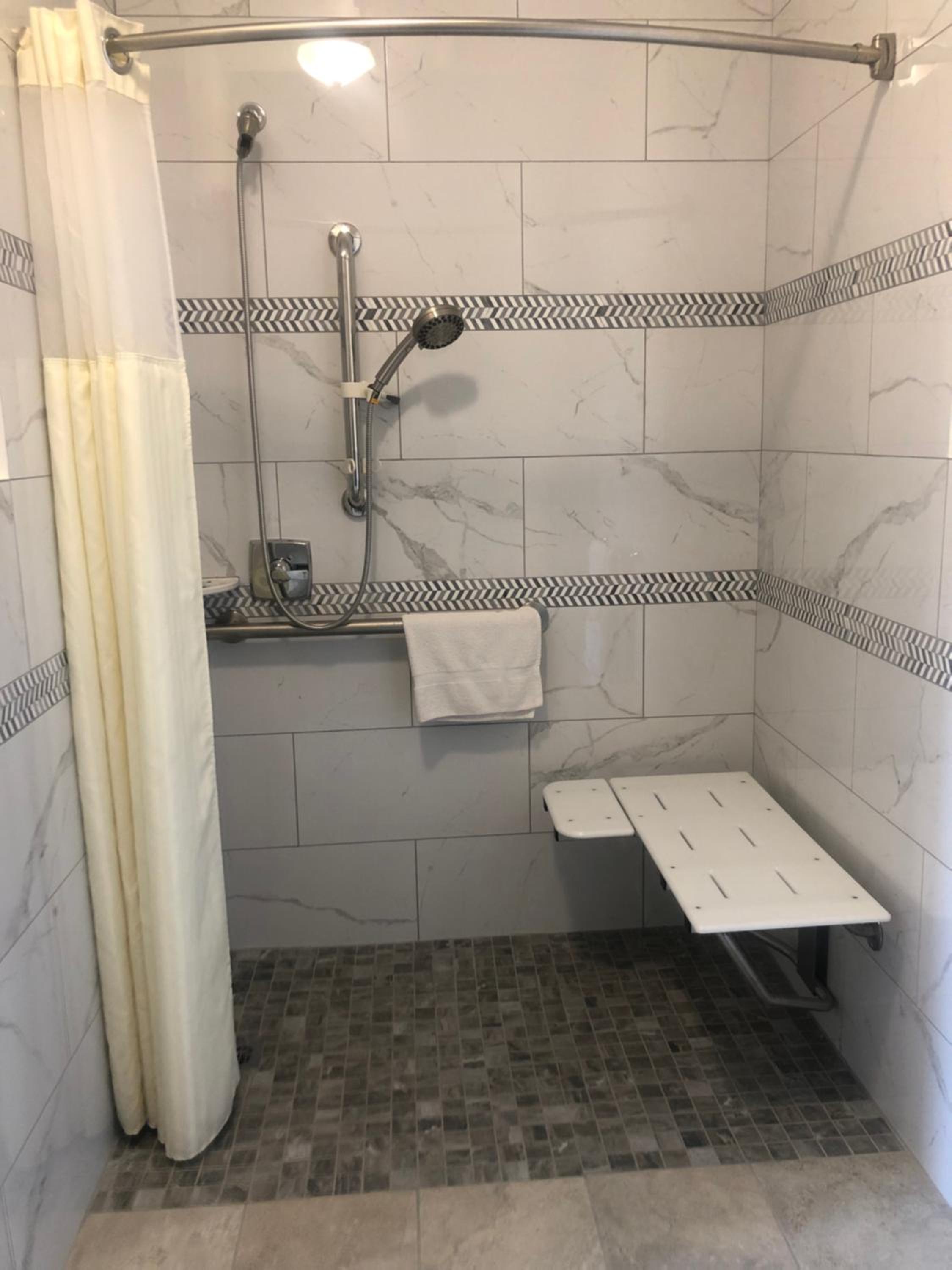 Single Room - Disability Access photo 3