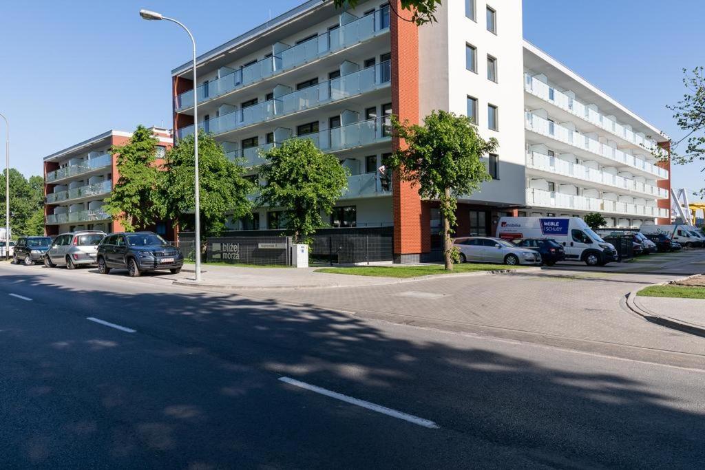 Apartment with Balcony photo 1