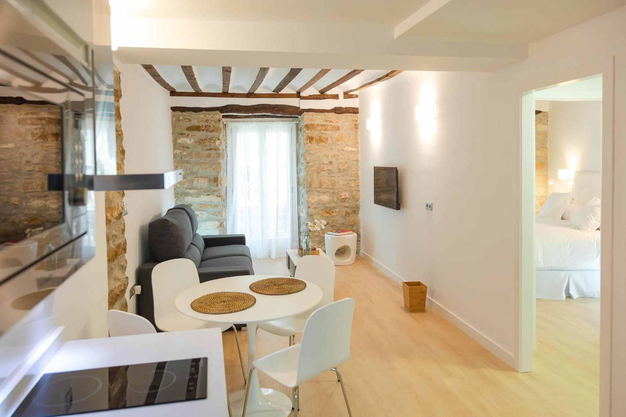 One-Bedroom Apartment - Photo 16
