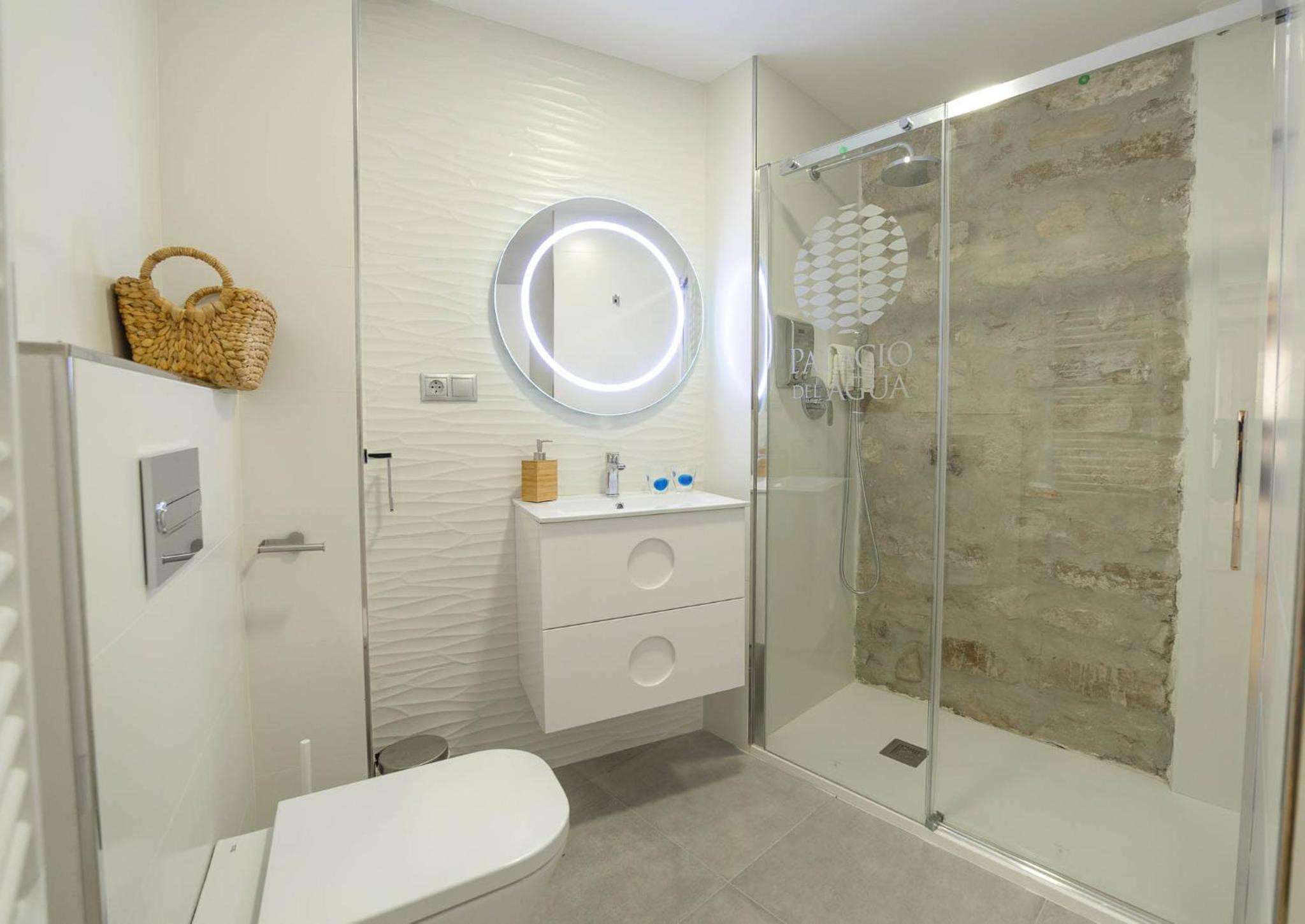 One-Bedroom Apartment - Photo 6