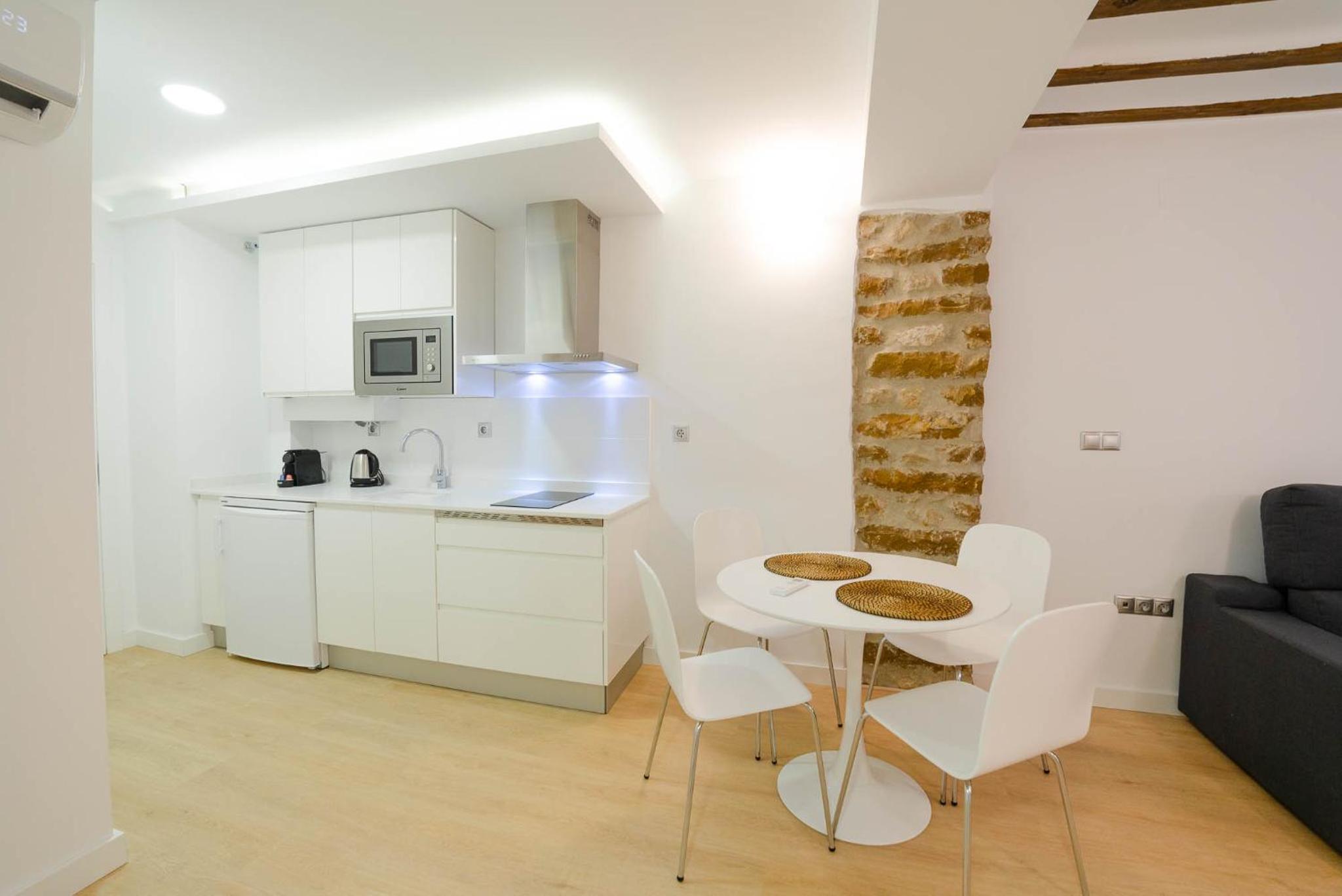 One-Bedroom Apartment - Photo 4