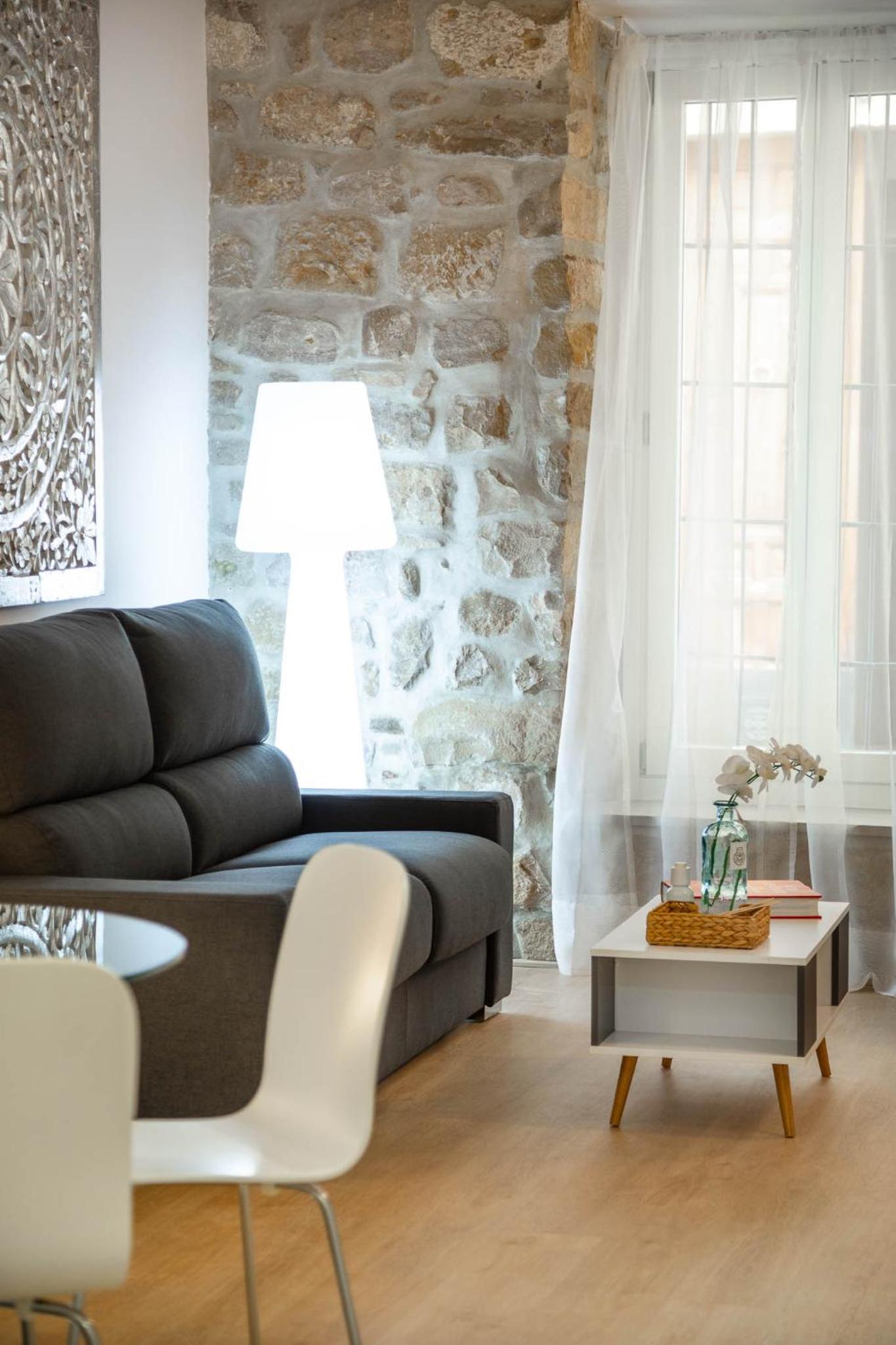 One-Bedroom Apartment - Photo 11