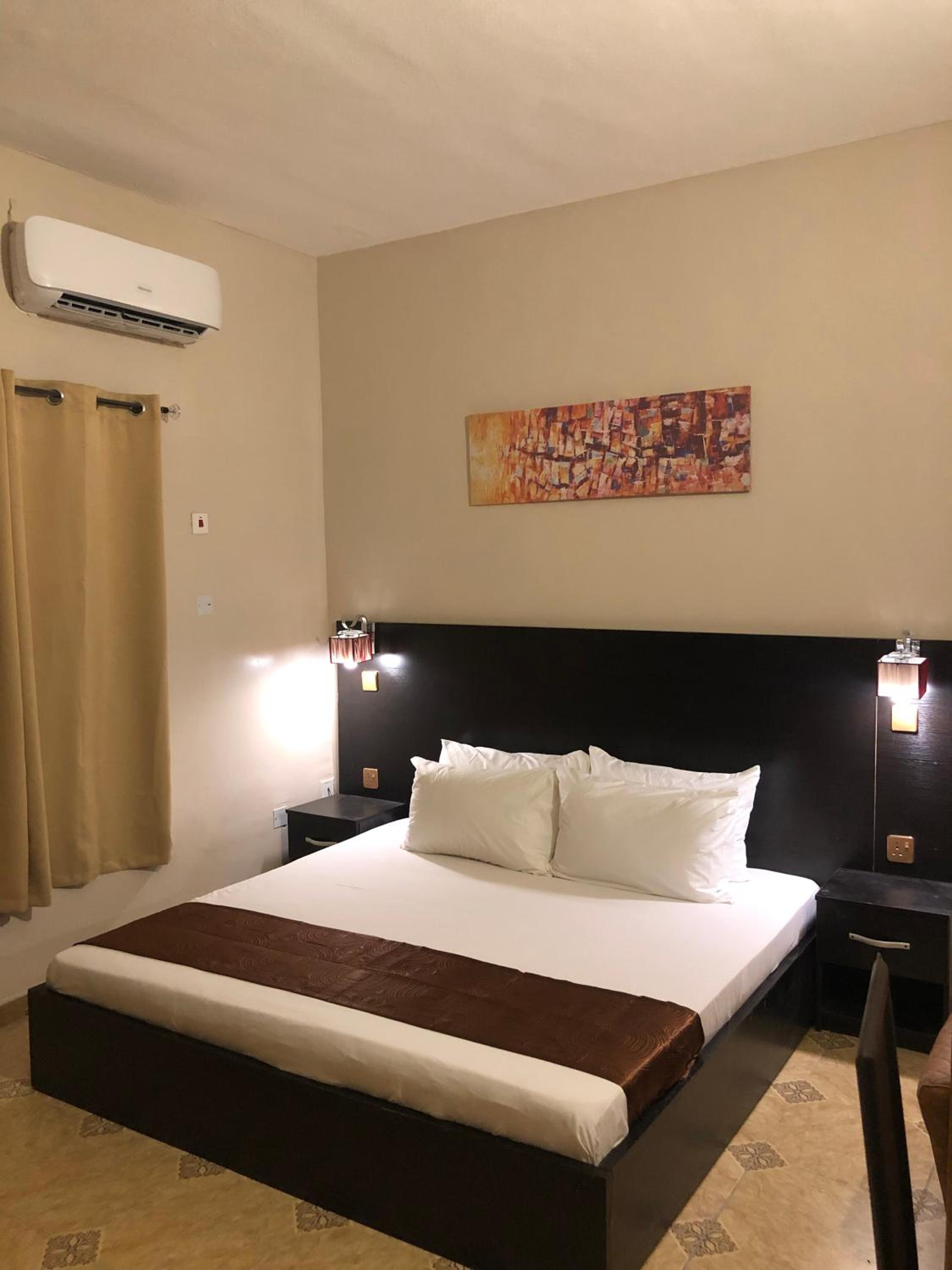 Deluxe King Room - Photo 1