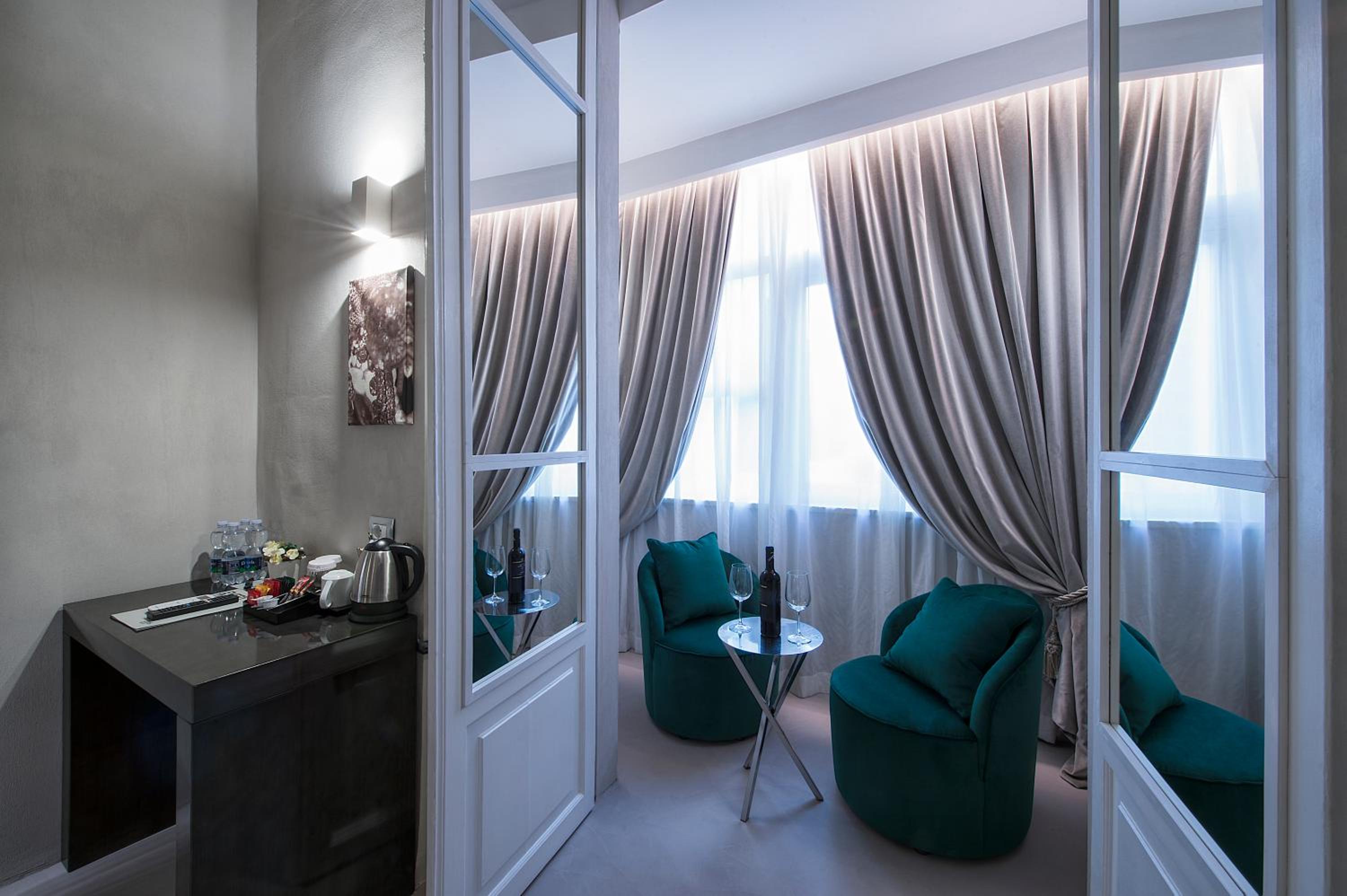 Junior Suite thumbnail 6