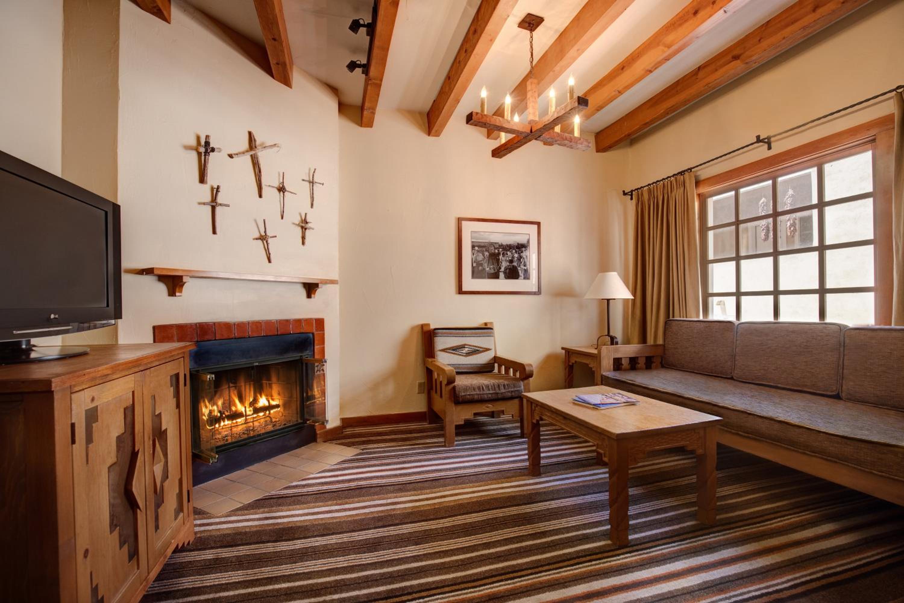 Deluxe King Suite - Photo 1