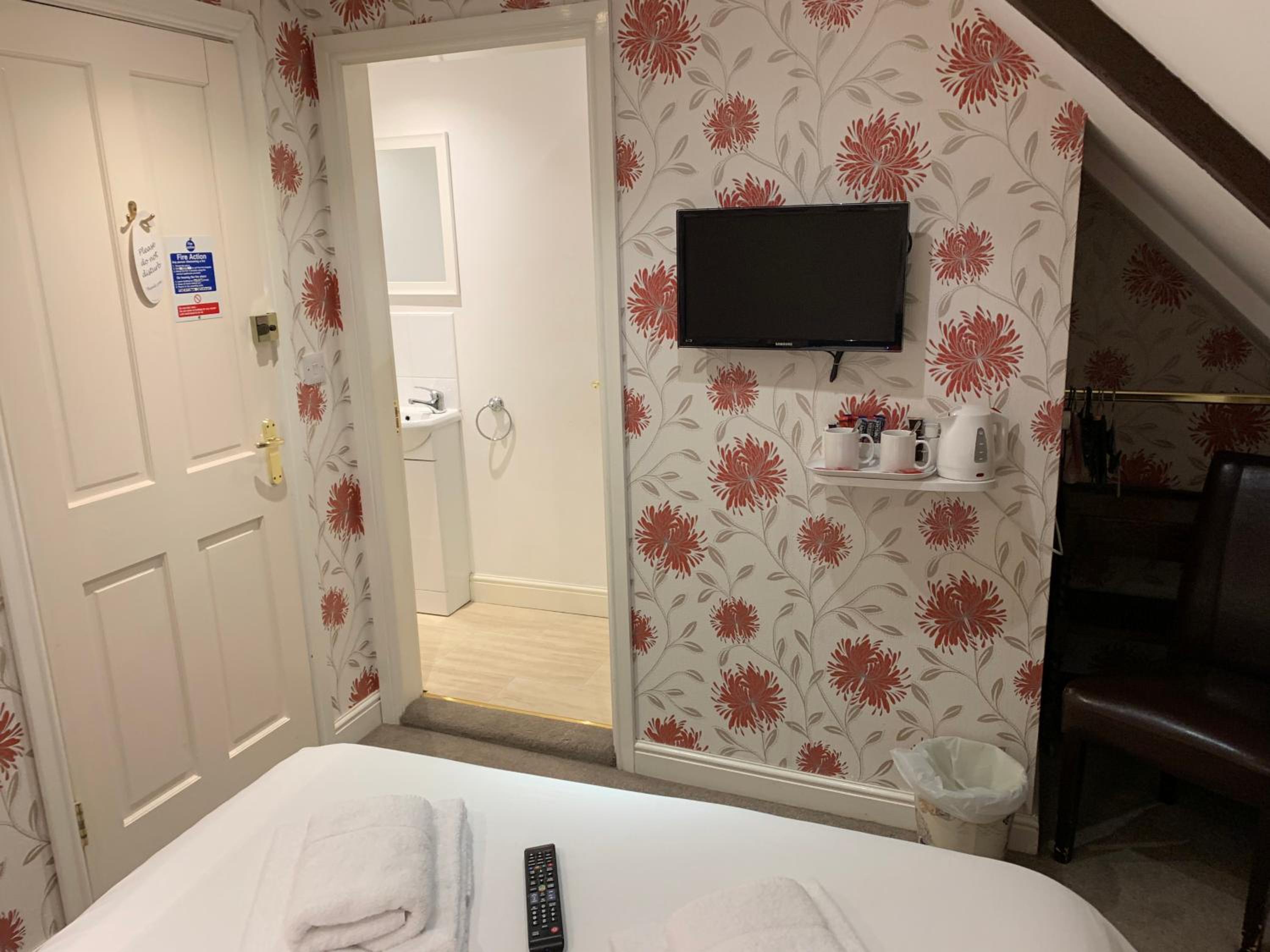 Double Room - Photo 2