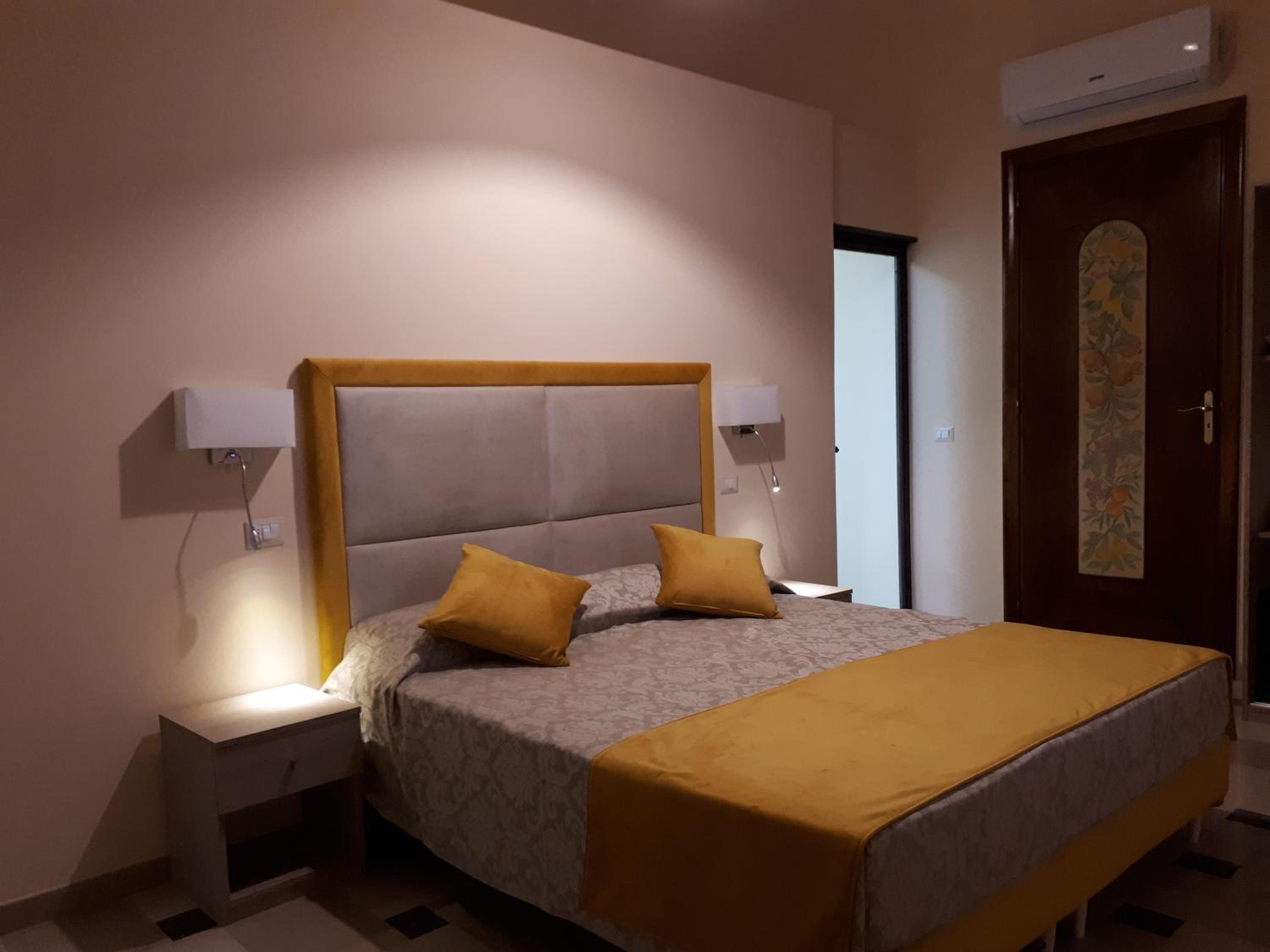 Deluxe Queen Room