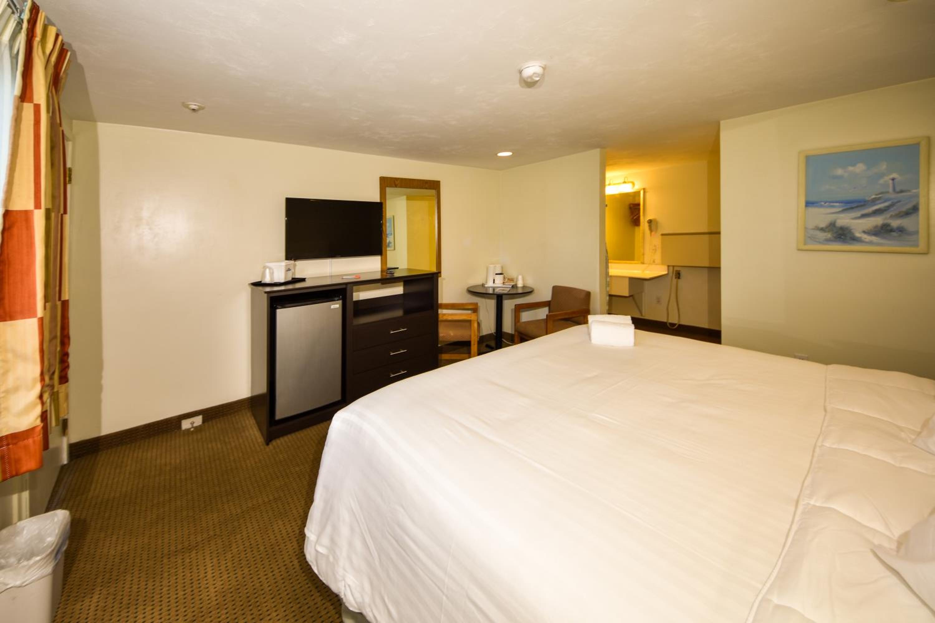Standard King Room photo 1