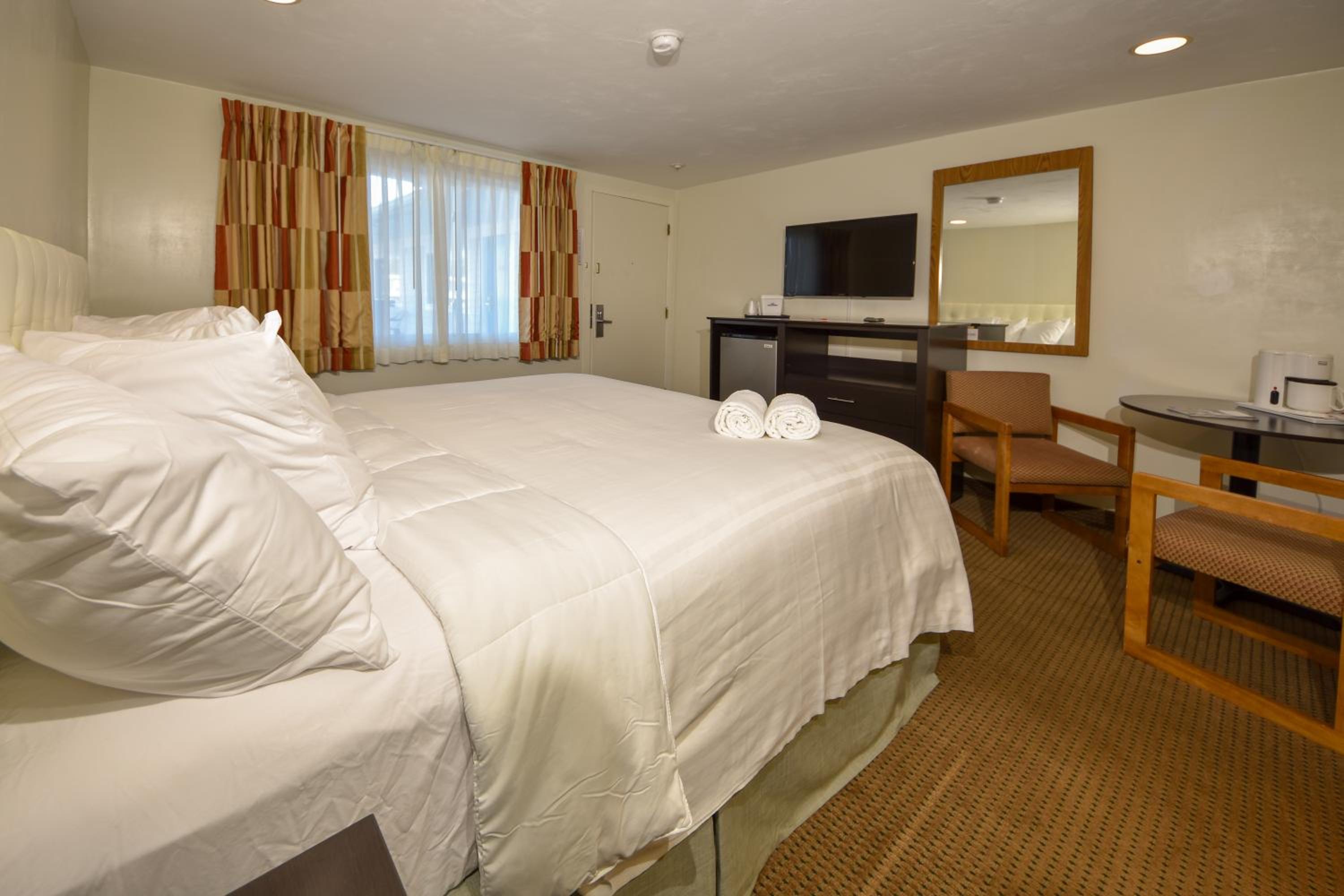 Standard King Room photo 2