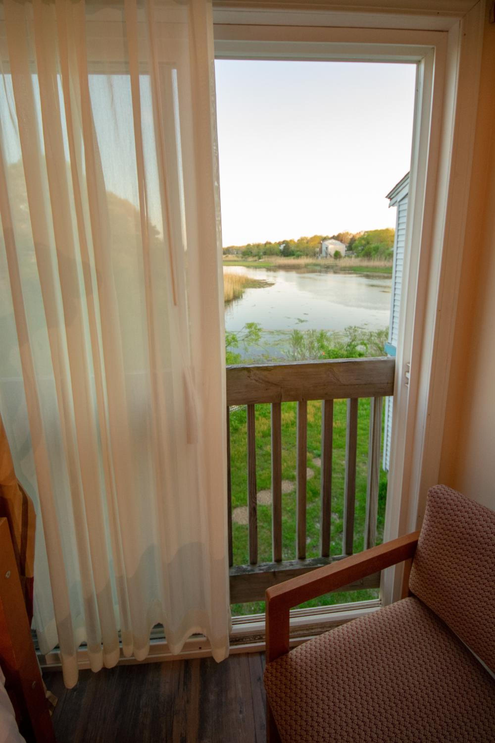 Bayside Queen Family Room photo 3
