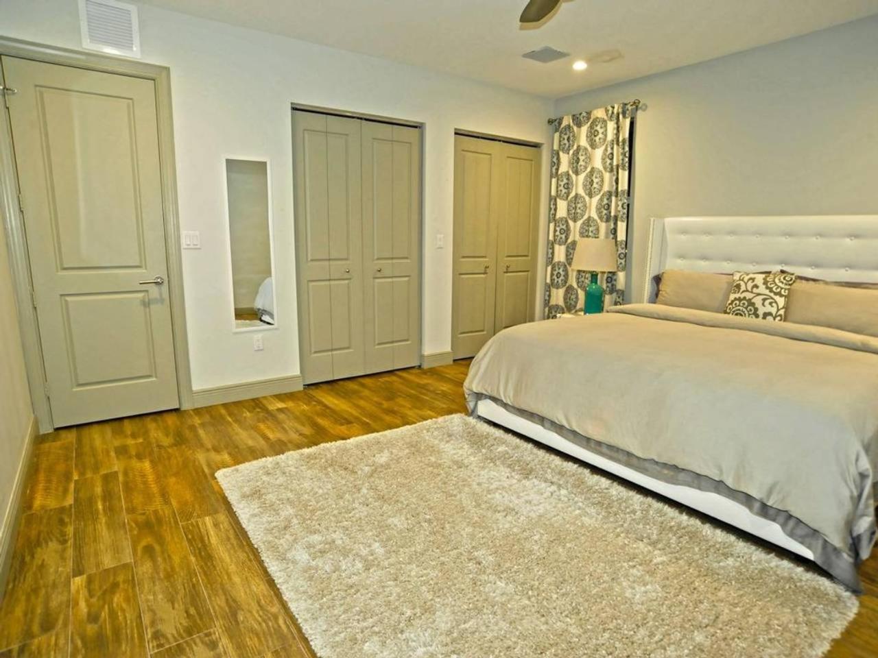 Six-Bedroom Villa  photo 1