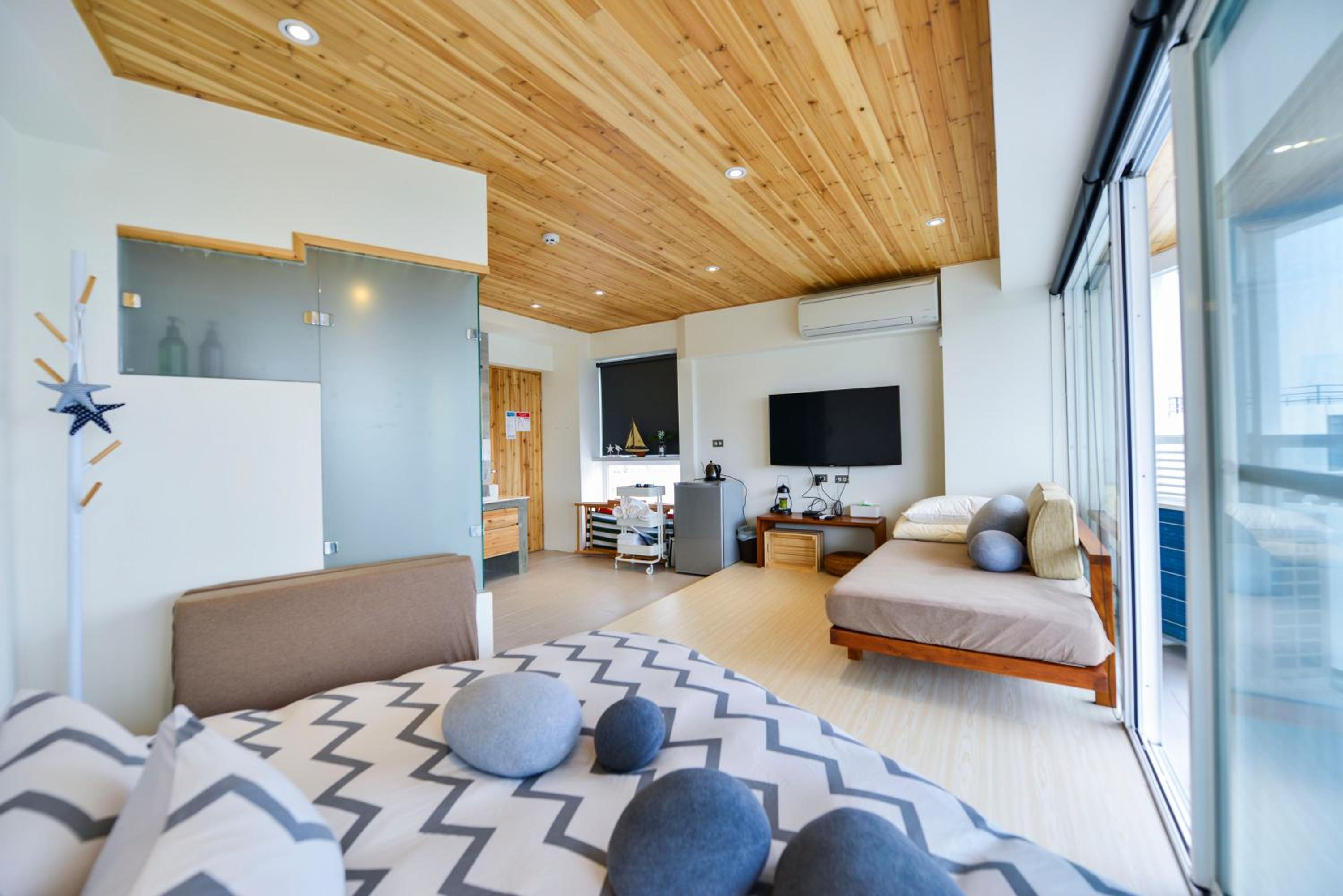 One-Bedroom House - Photo 1