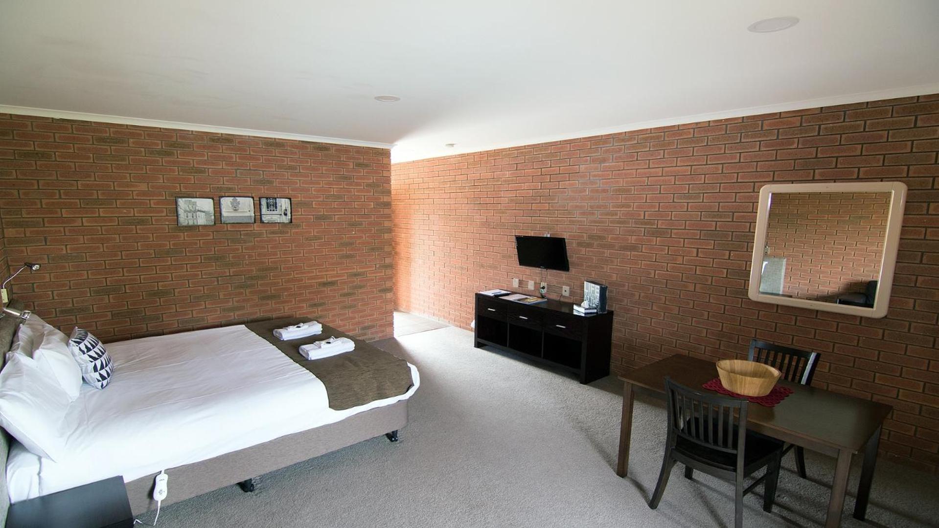 Standard King Room photo 2