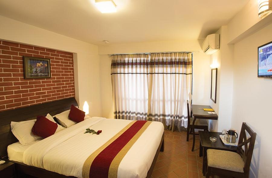 Deluxe Double or Twin Room with Mountain View - Photo 23