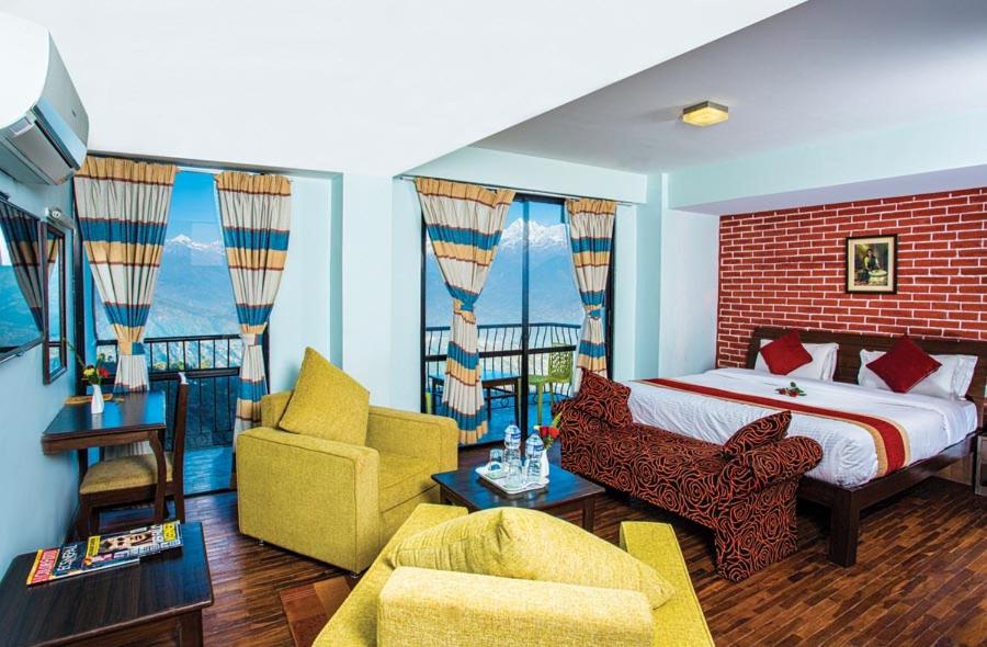 Suite - Photo 1