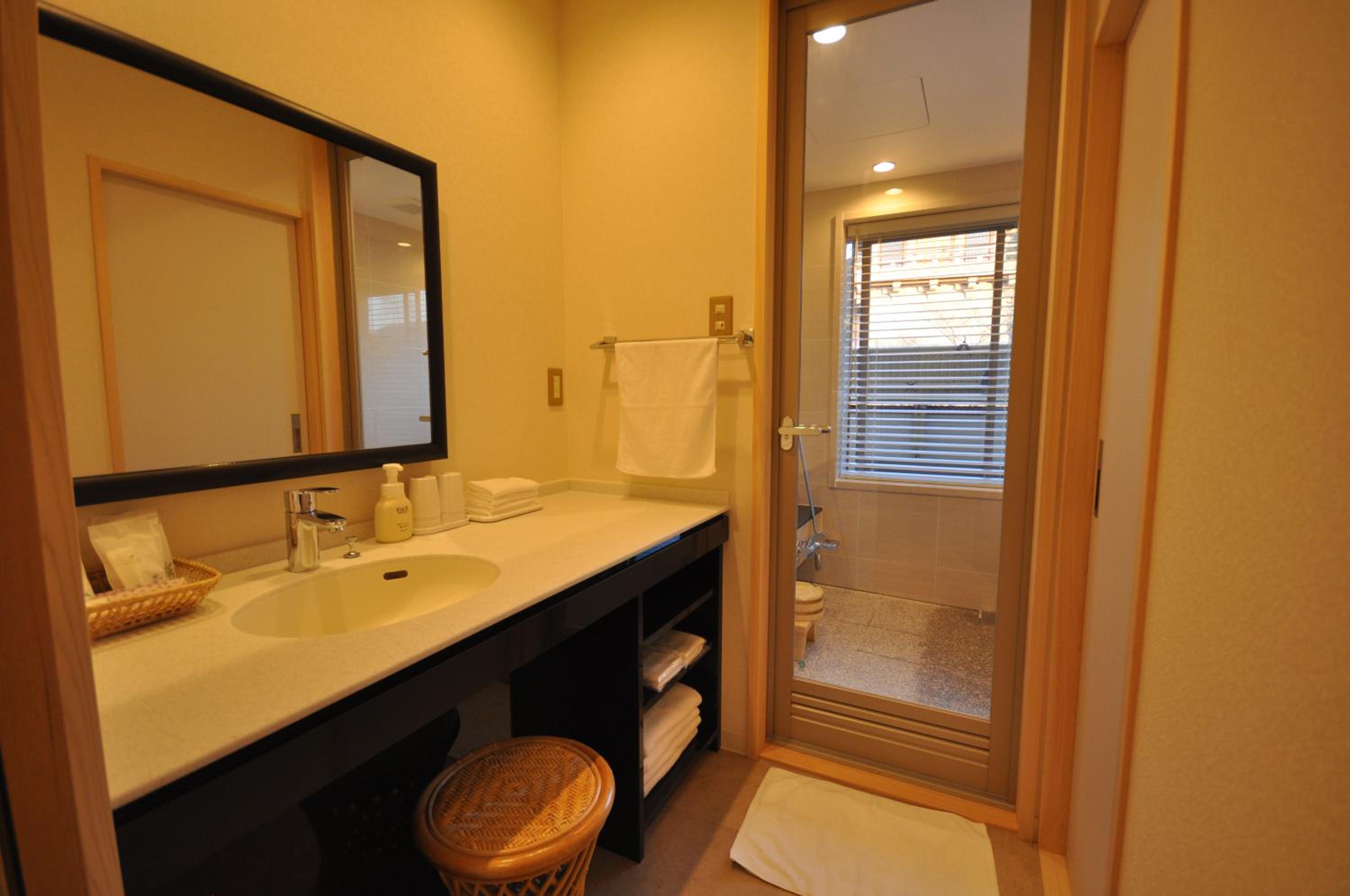 Special Japanese-Style Room with a View Bath - Top Floor photo 2