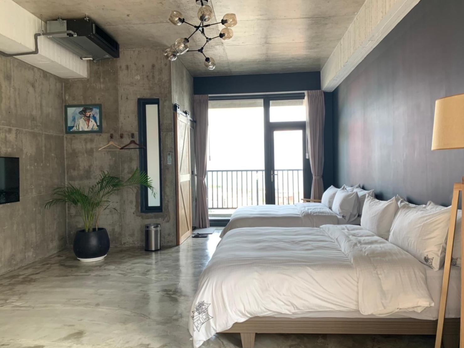 Quadruple Room with Sea View - Photo 17