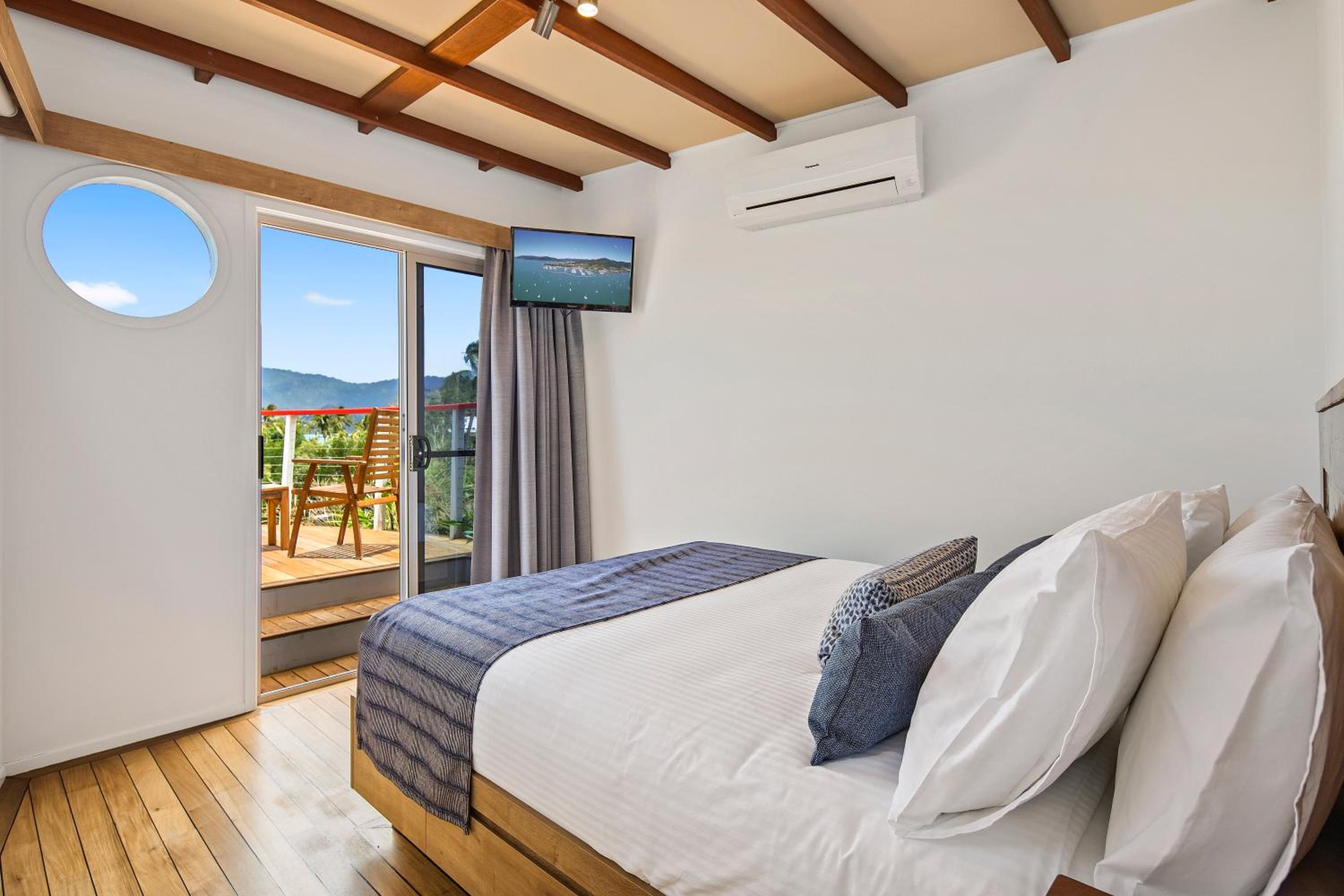 Queen Room with Sea View photo 2