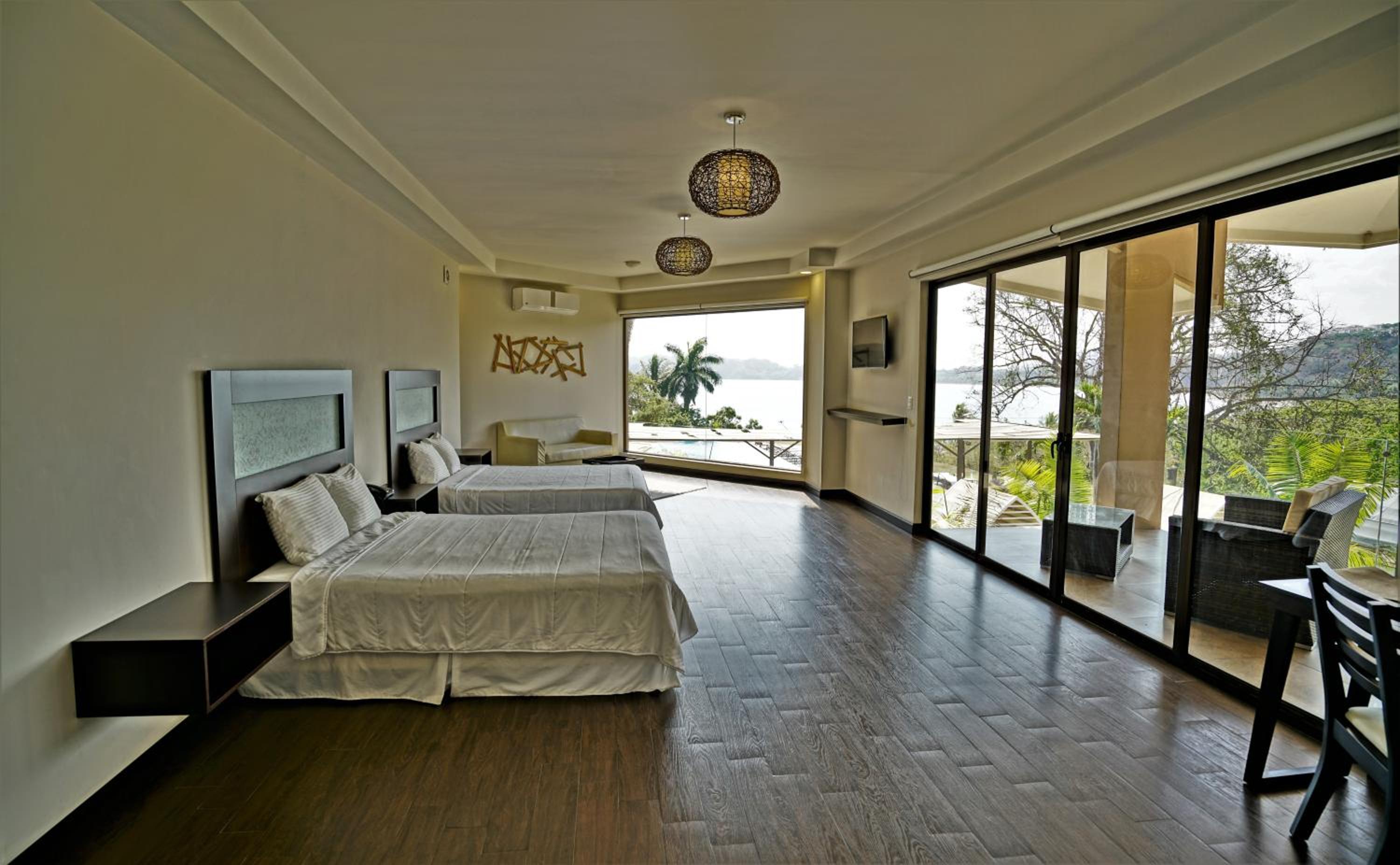 Deluxe Room - Photo 1