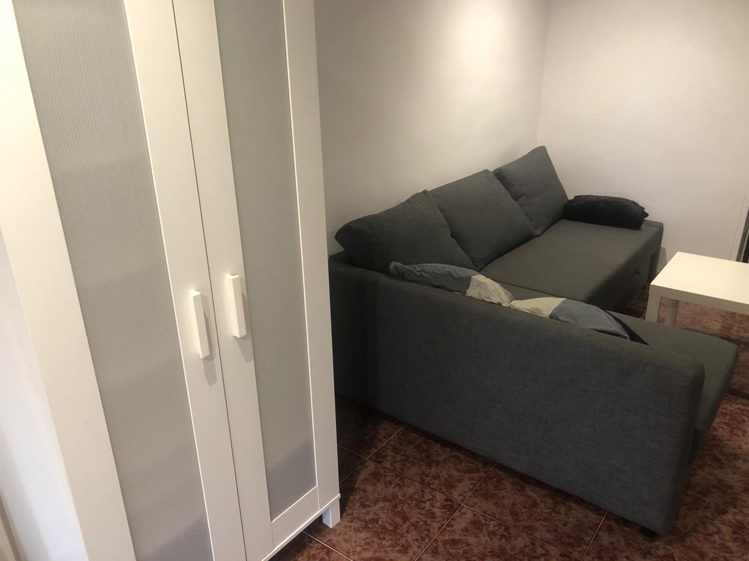 Studio Apartment - Photo 9
