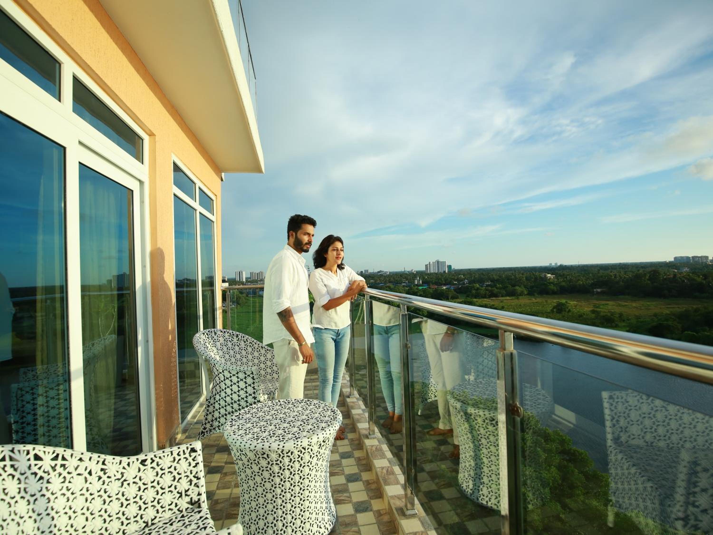 Suite with Lake View - Photo 5