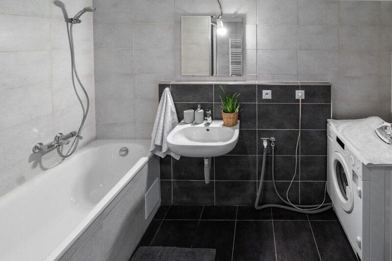 Two-Bedroom Apartment - Photo 7