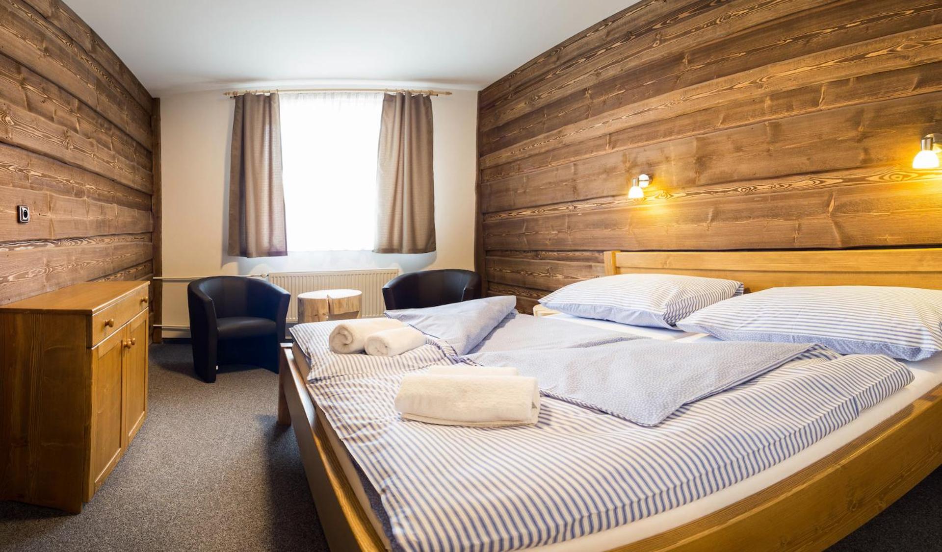 Deluxe Double Room with Balcony photo 3