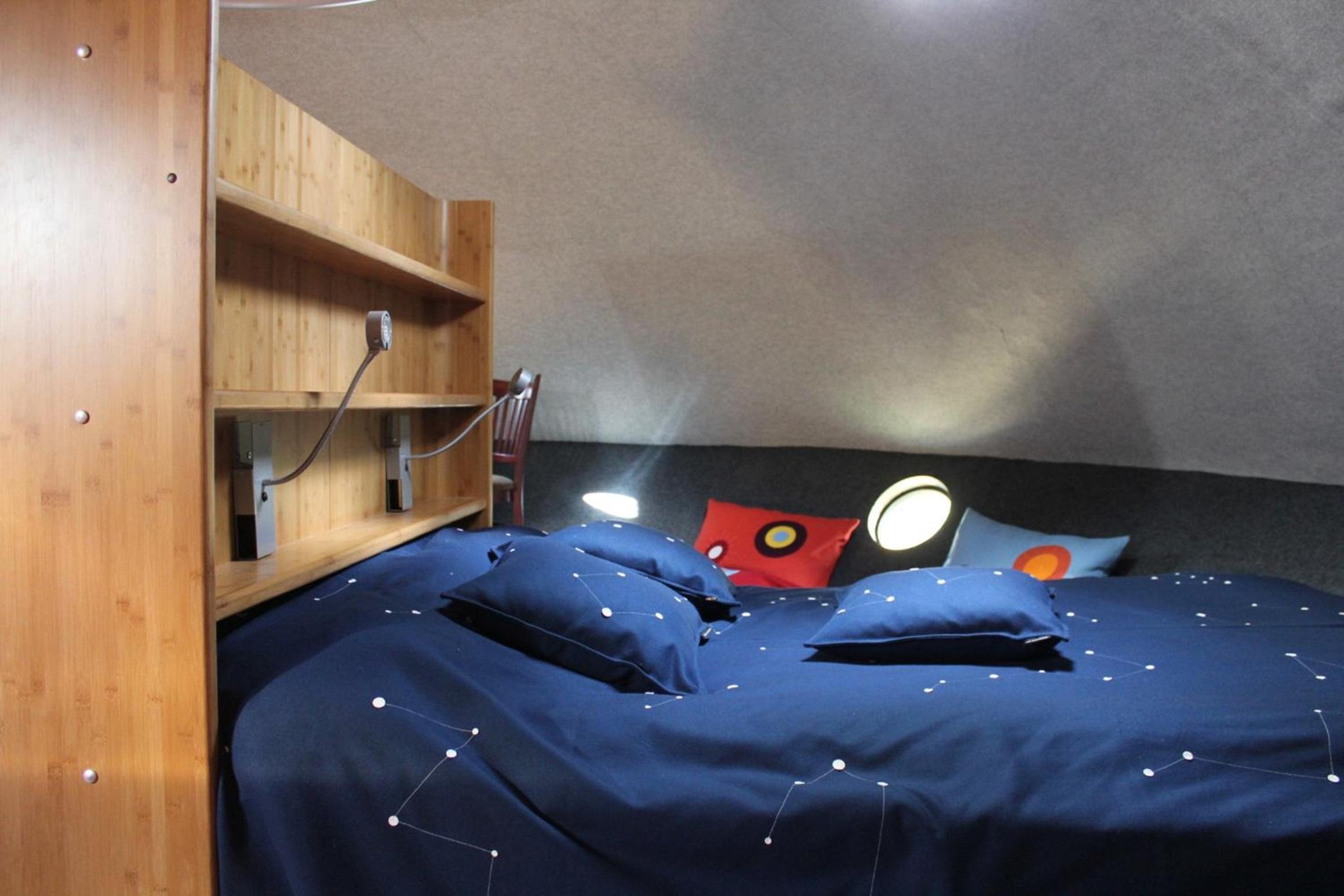 The Ufo - Photo 1