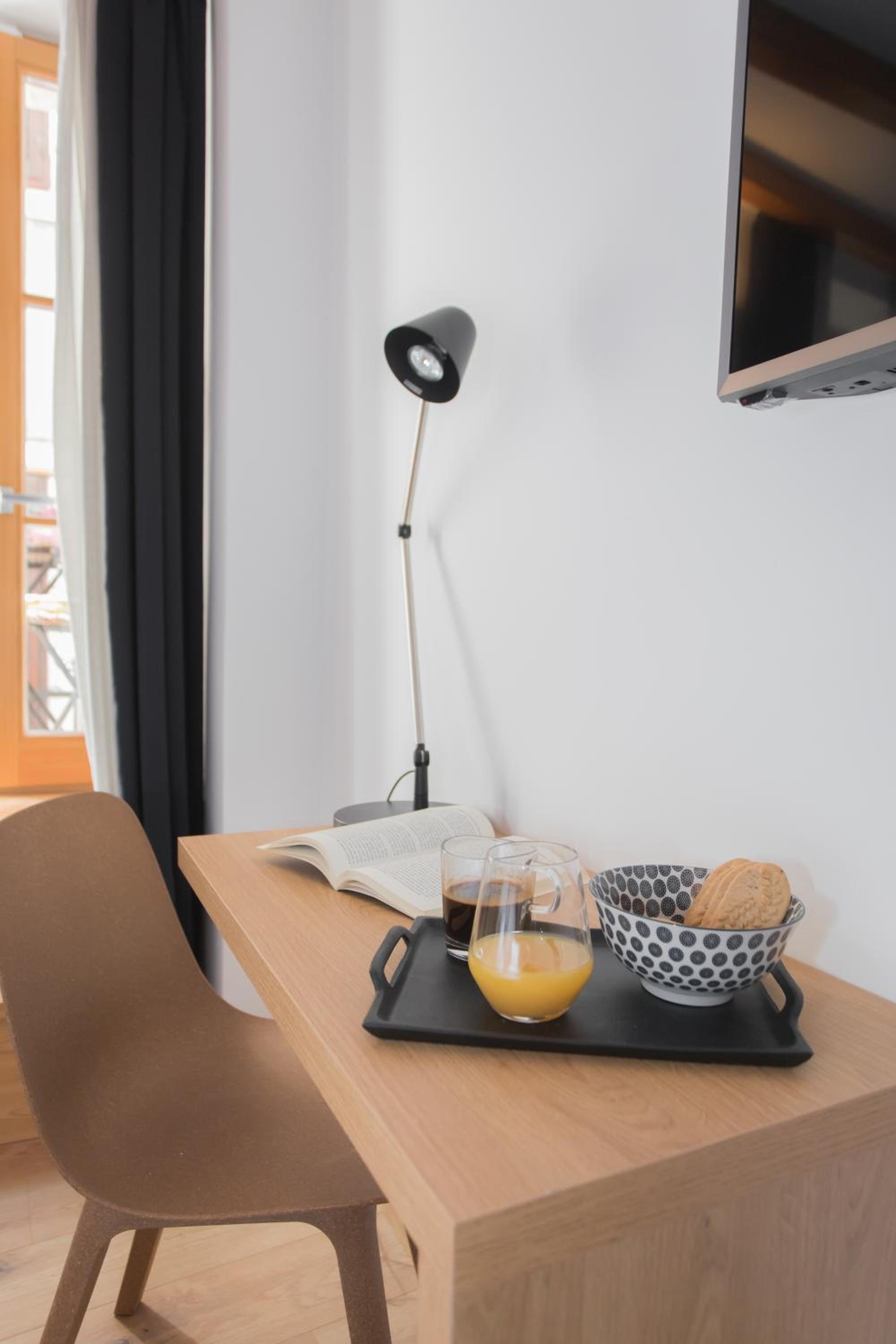 Deluxe Double Room with Balcony photo 3