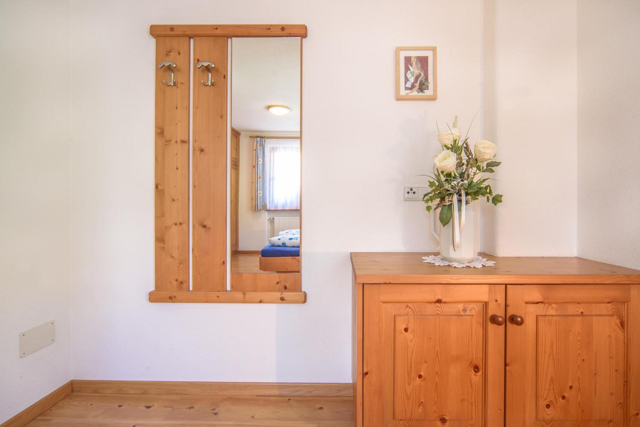 One-Bedroom Apartment with Mountain View photo 3