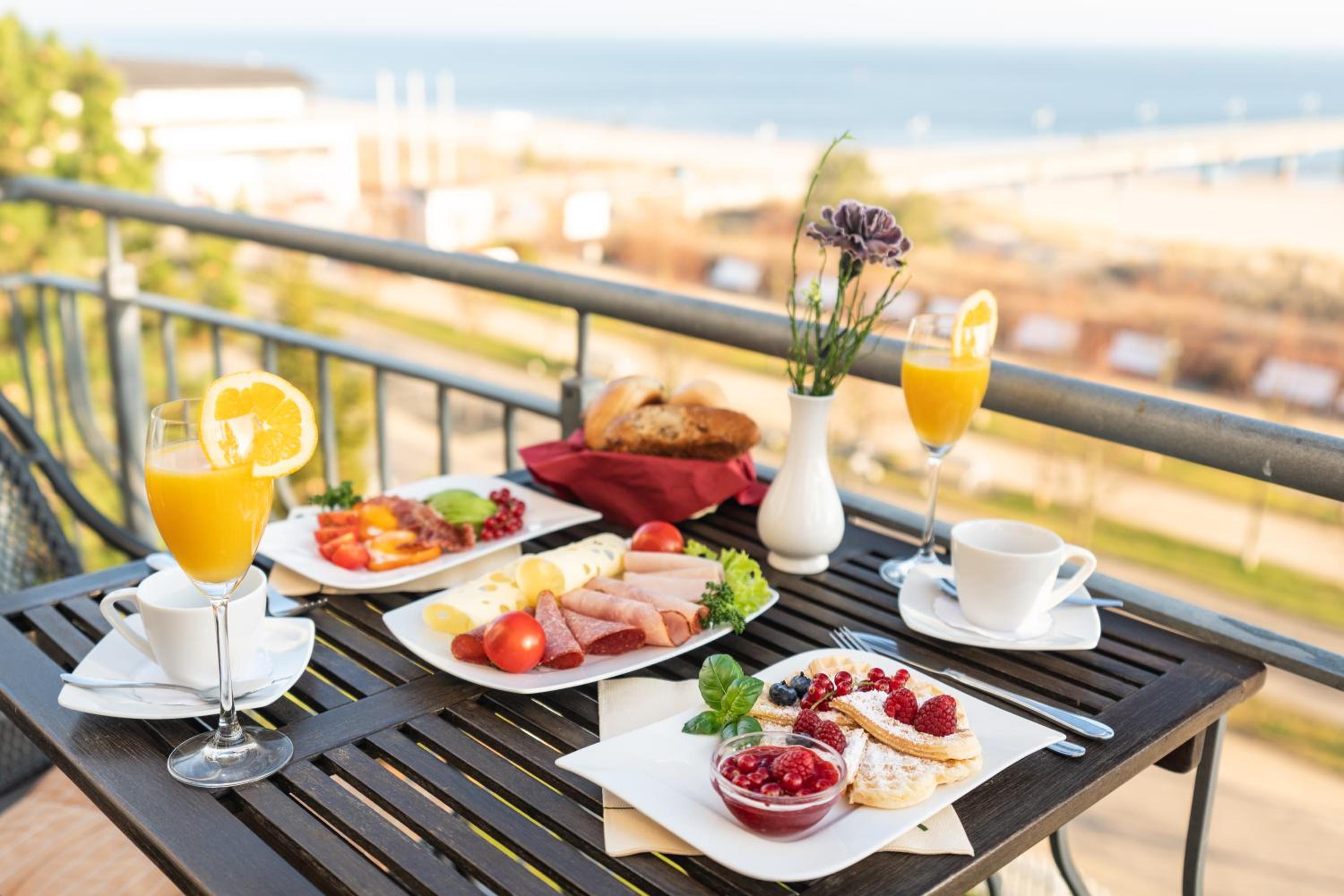 Comfort Double Room with Balcony or Terrace and Sea View photo 3