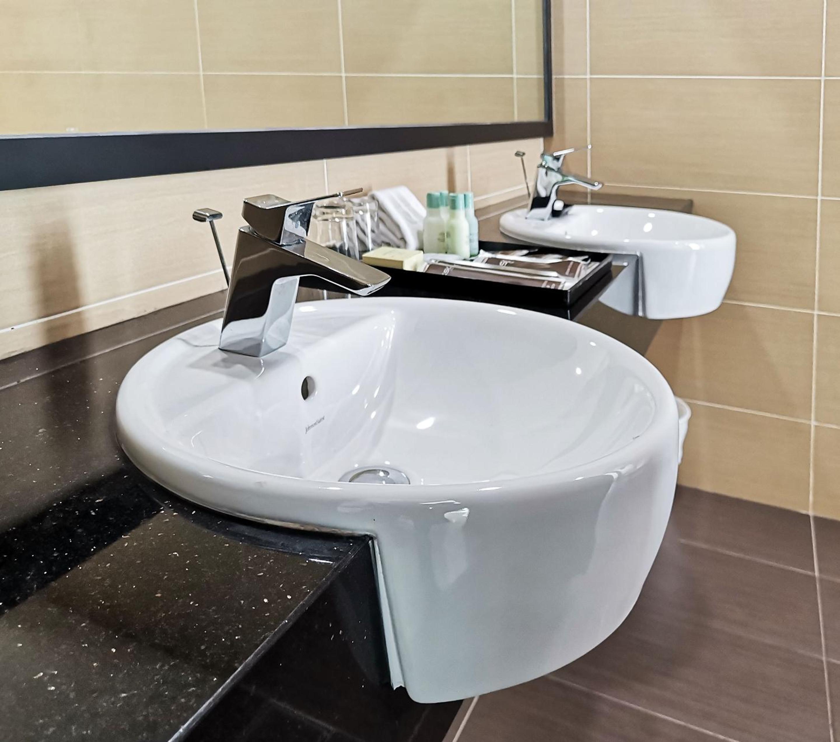 Executive 4 bedroom Duplex - 3 King Bed & 3 Single Bed