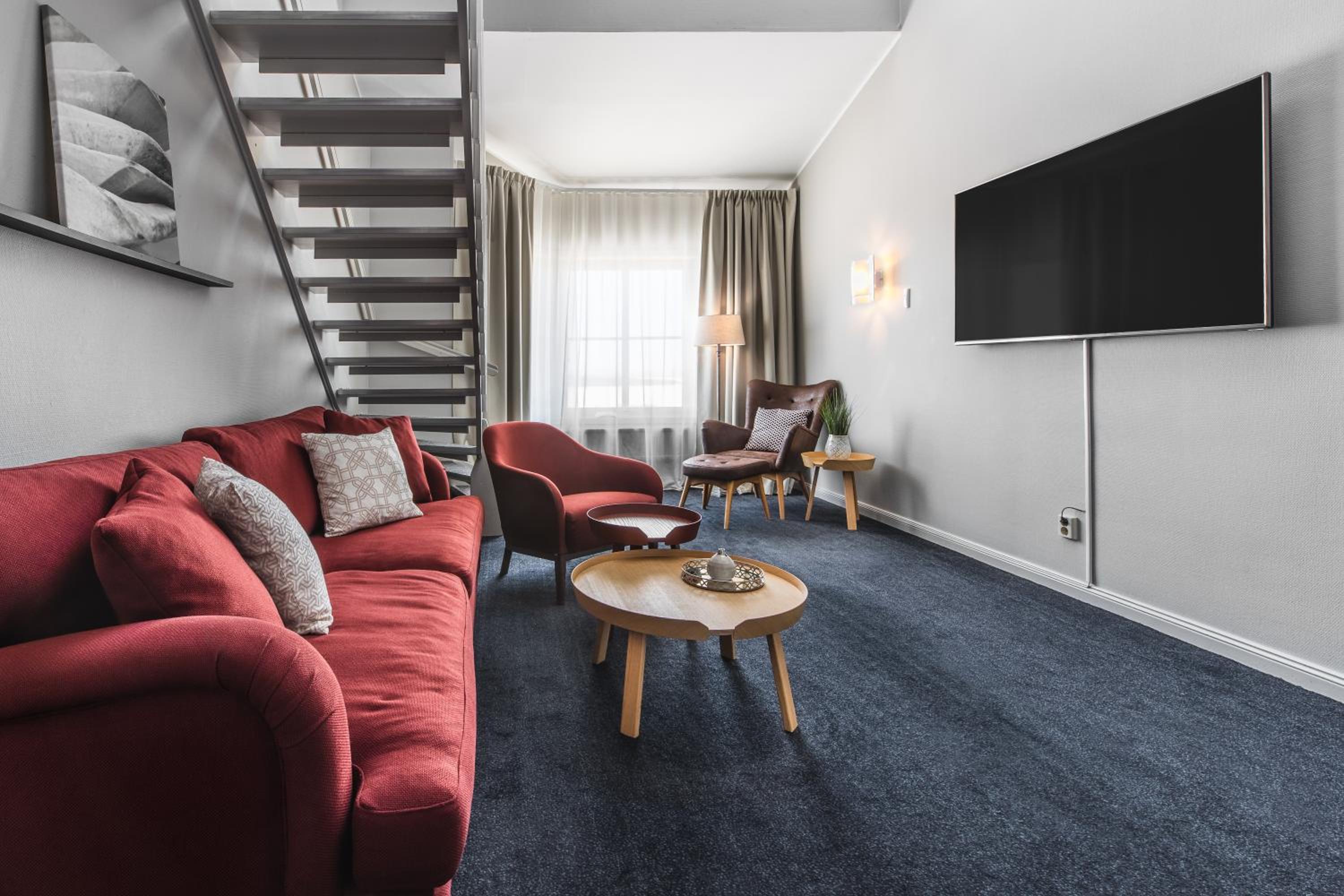 Junior Suite with Lake View - Photo 3