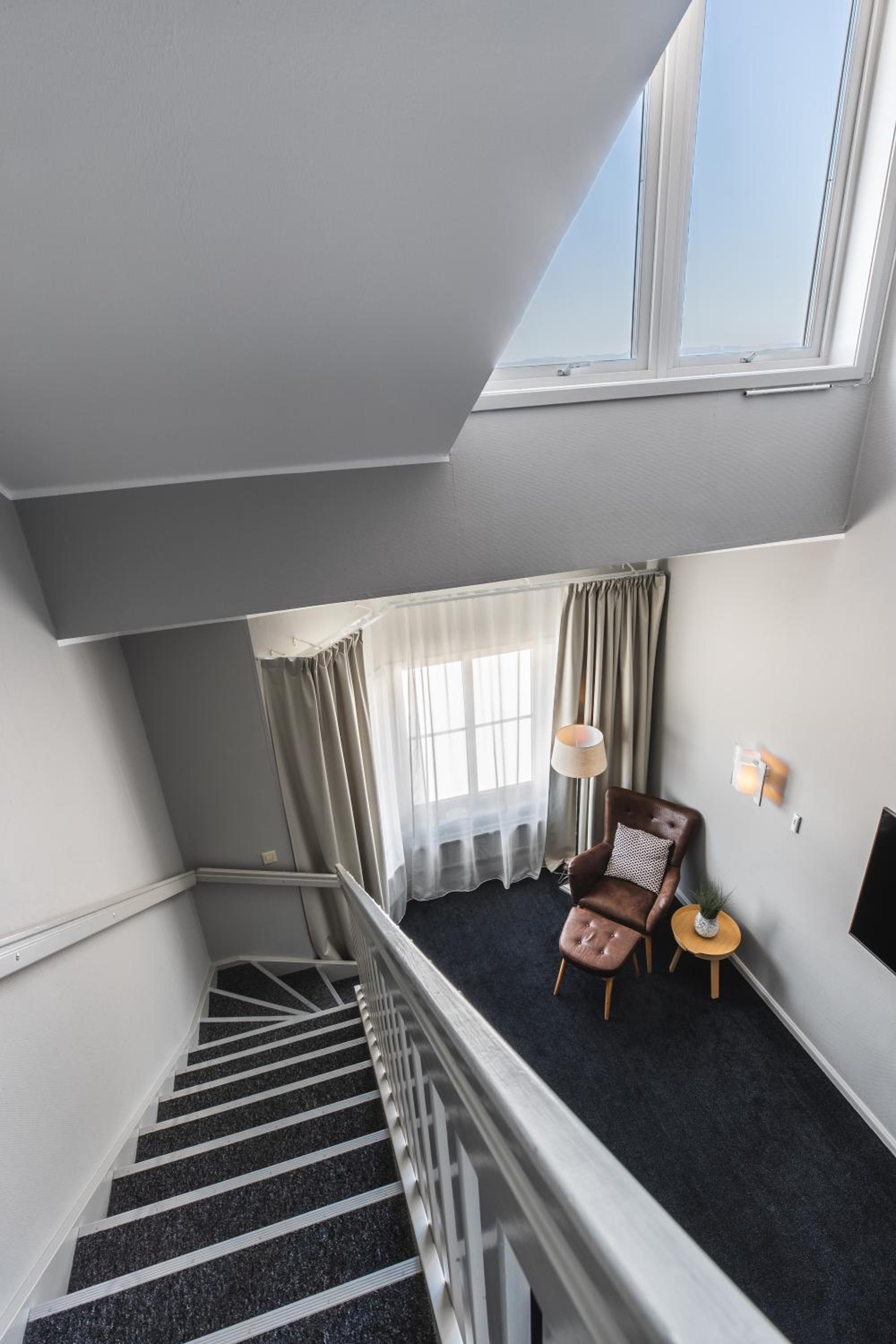 Junior Suite with Lake View - Photo 1