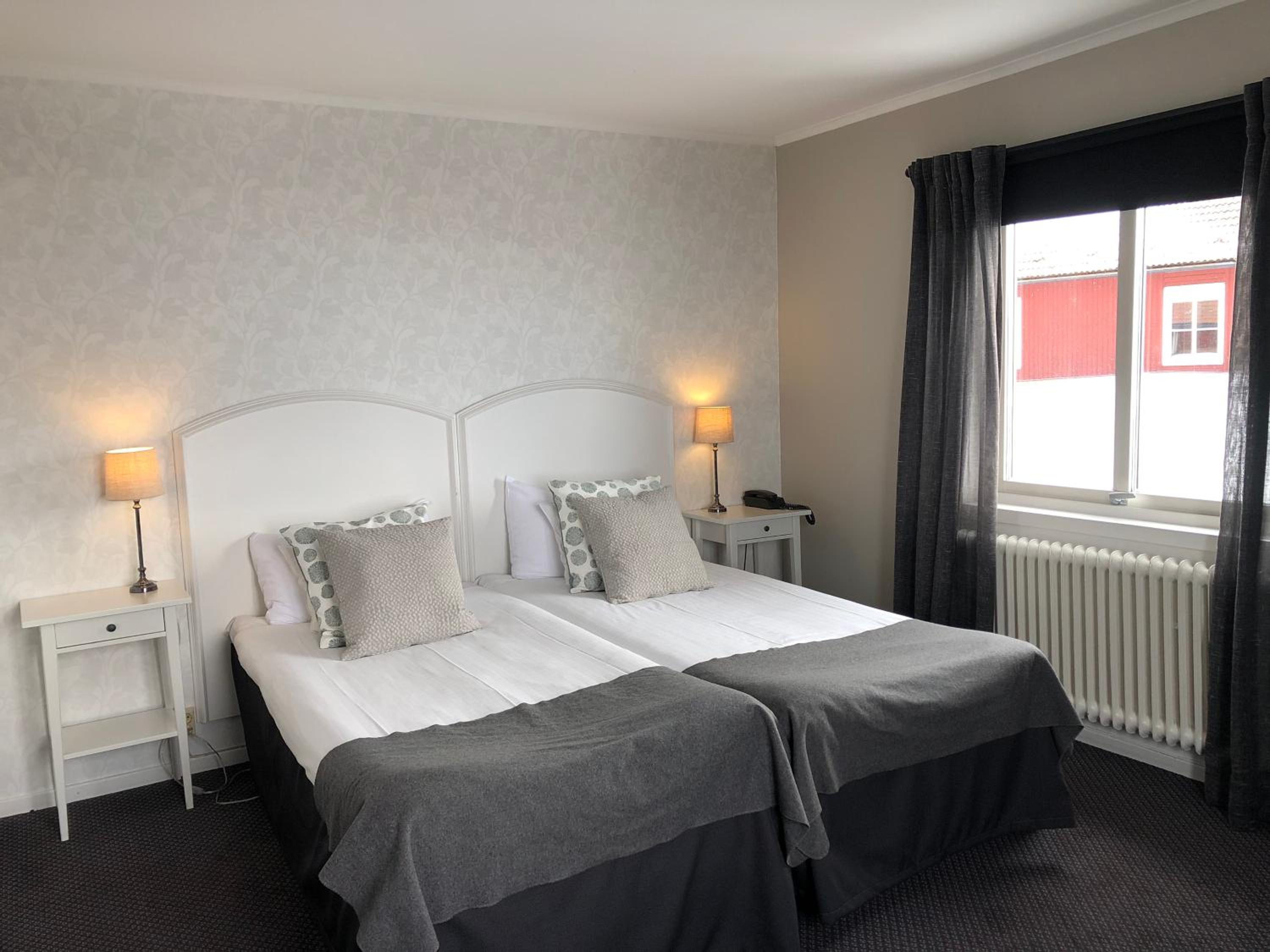 Standard Twin Room - Non-Smoking - Photo 2