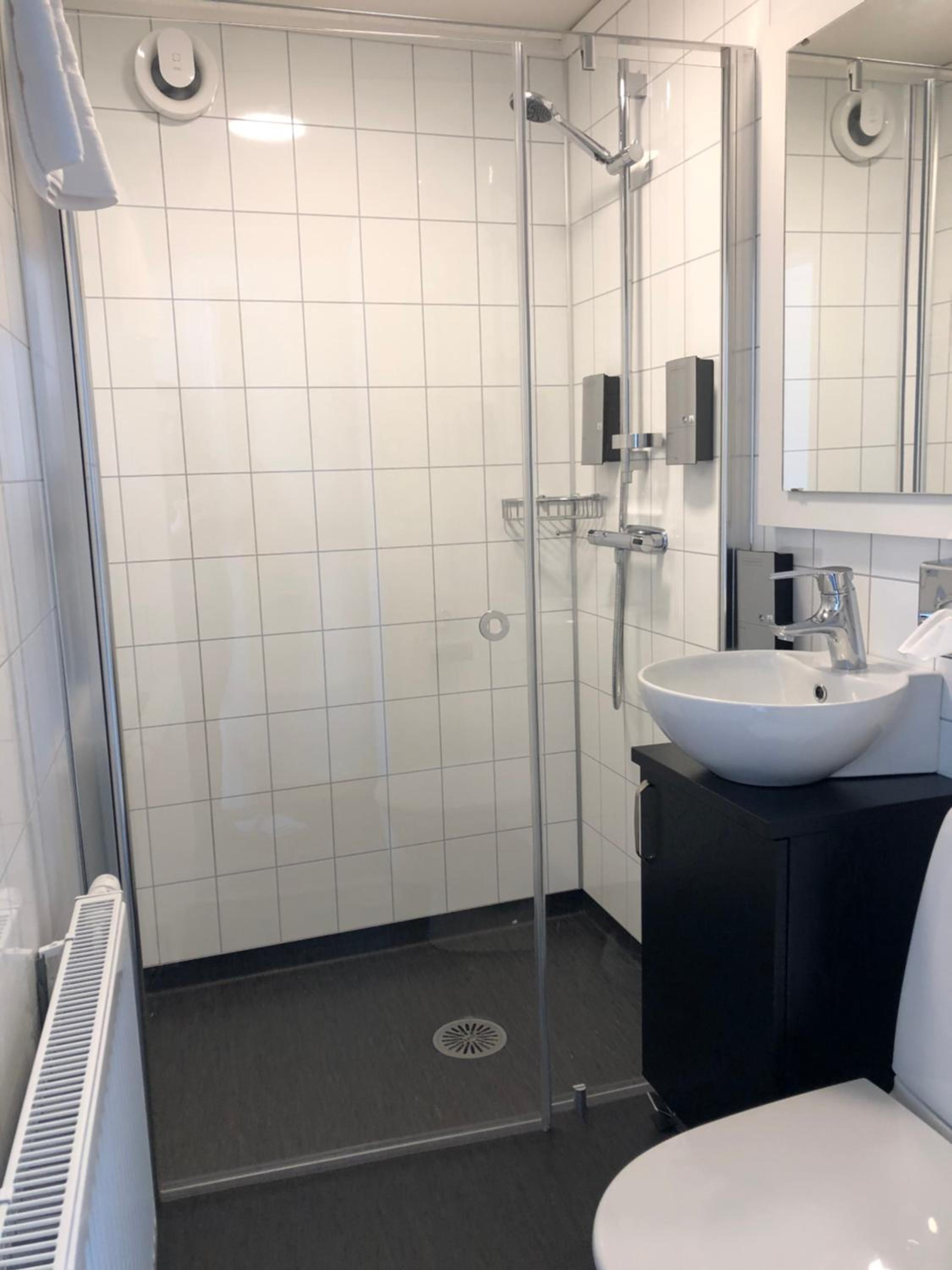 Standard Twin Room - Non-Smoking - Photo 4