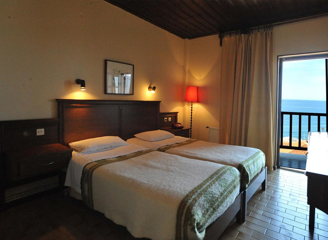 Twin Room with Sea View - Photo 7