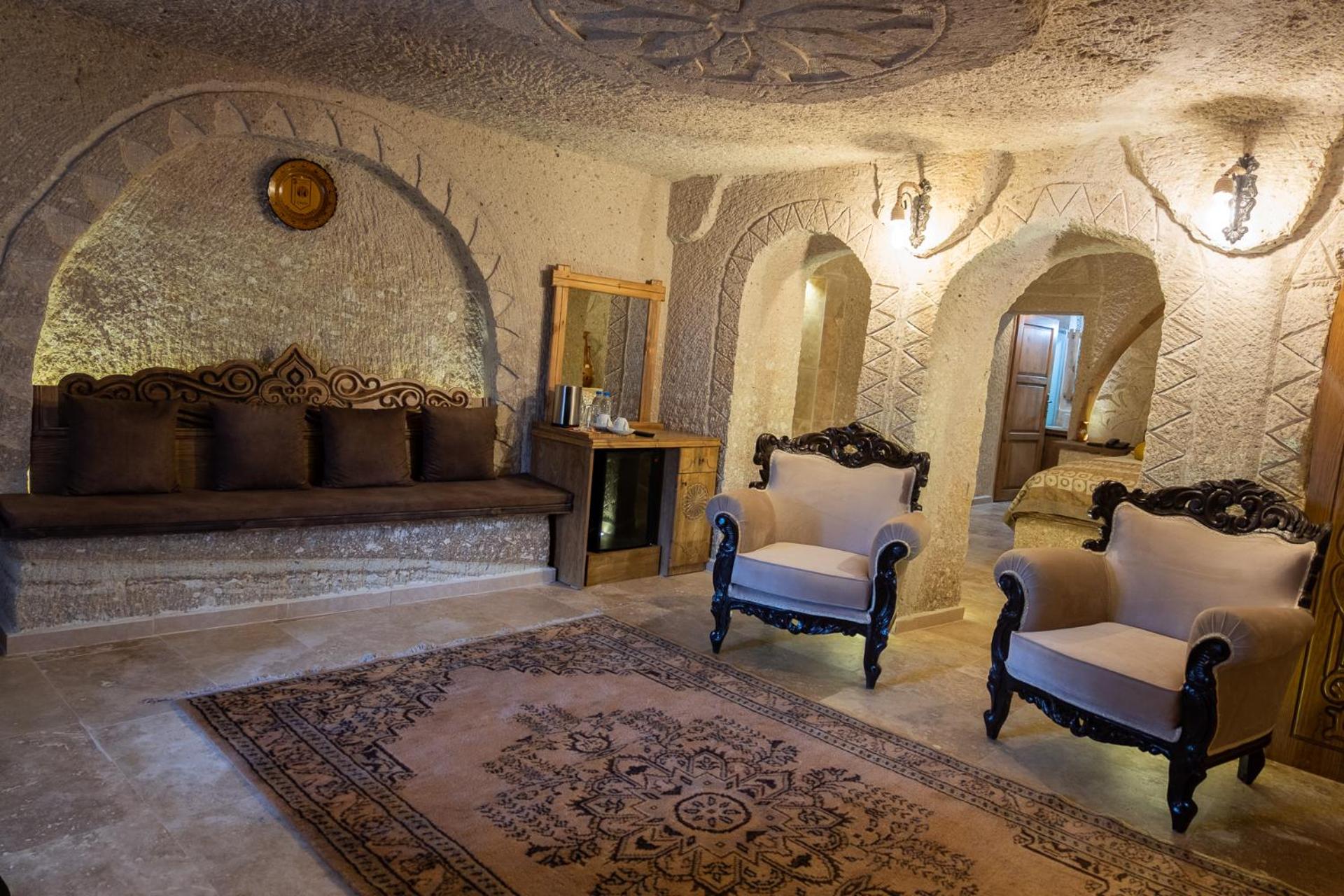 Queen Cave Suite with Sauna and Spa Bath - Photo 3
