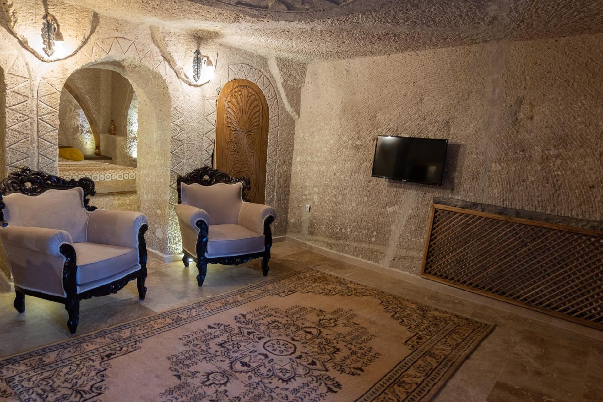 Queen Cave Suite with Sauna and Spa Bath - Photo 2