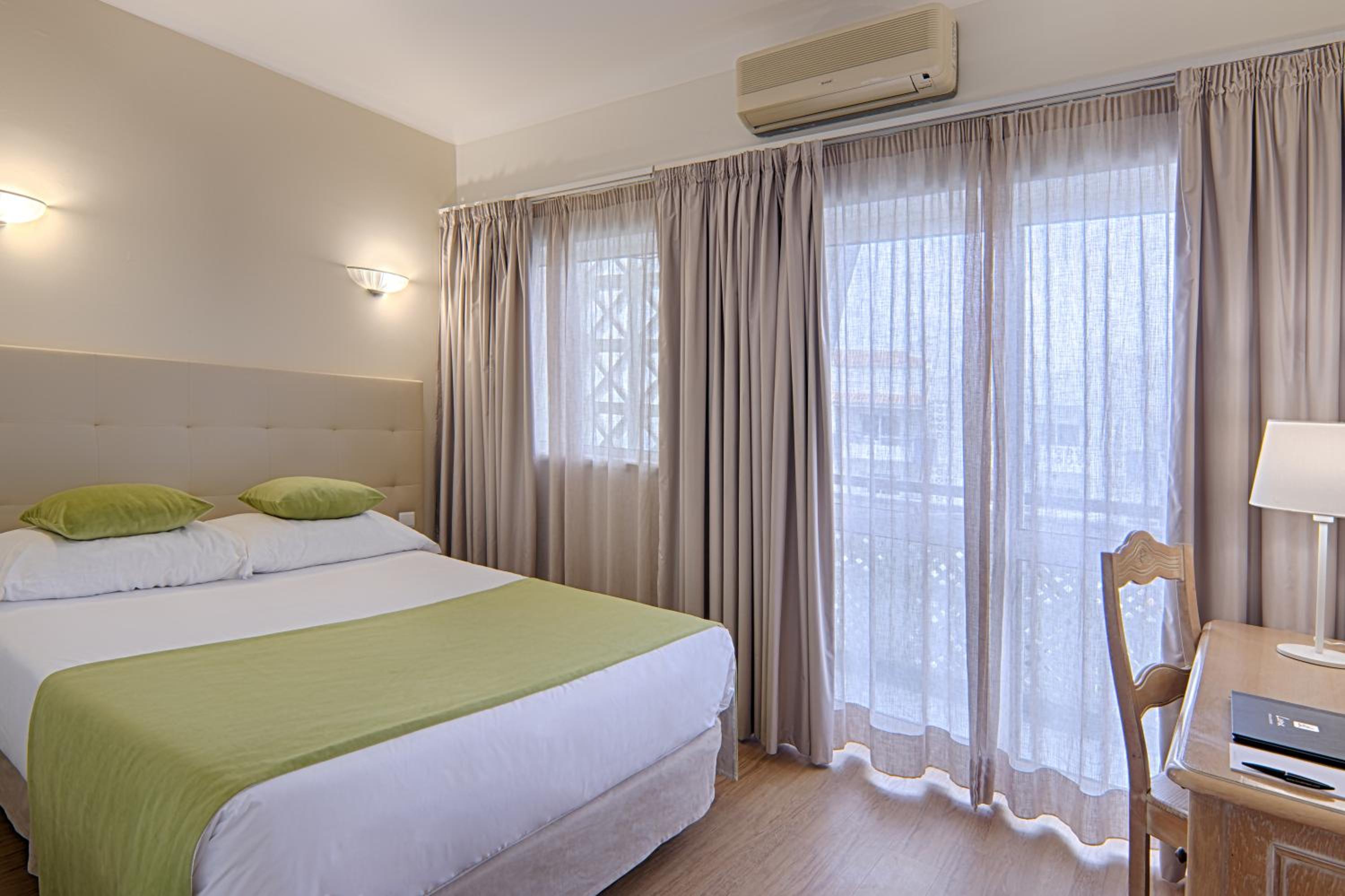 Two-Bedroom Apartment (4 Adults + 2 Children) - Photo 1