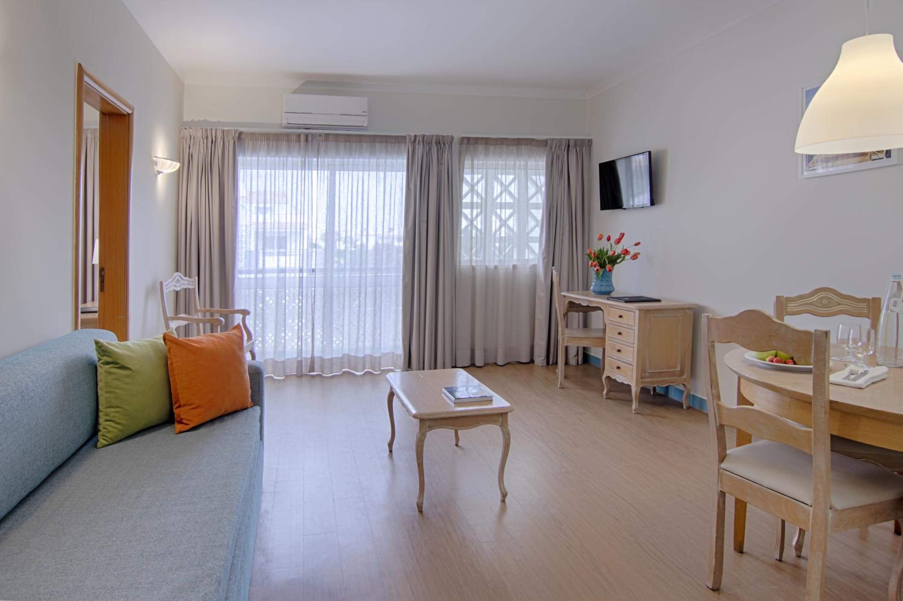 Two-Bedroom Apartment (4 Adults + 2 Children) - Photo 8