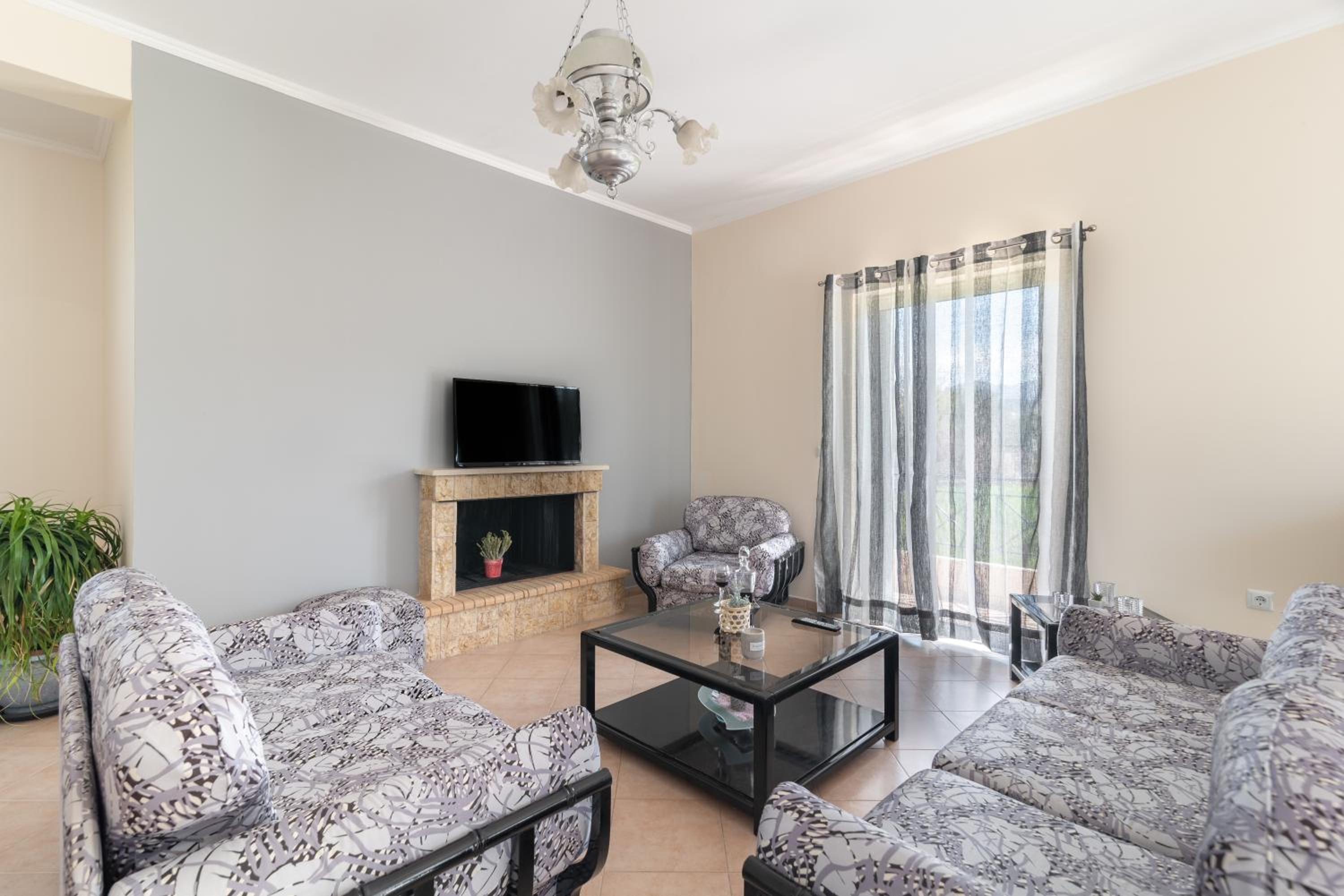 Three-Bedroom Villa photo 1