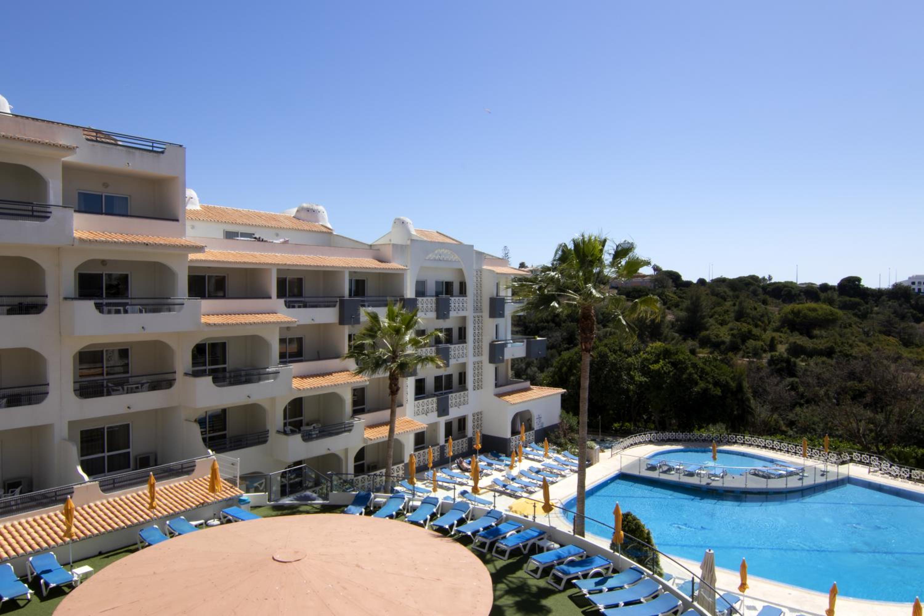 Studio with Pool View (2 Adults + 1 Child up to 12 years old) - Photo 3
