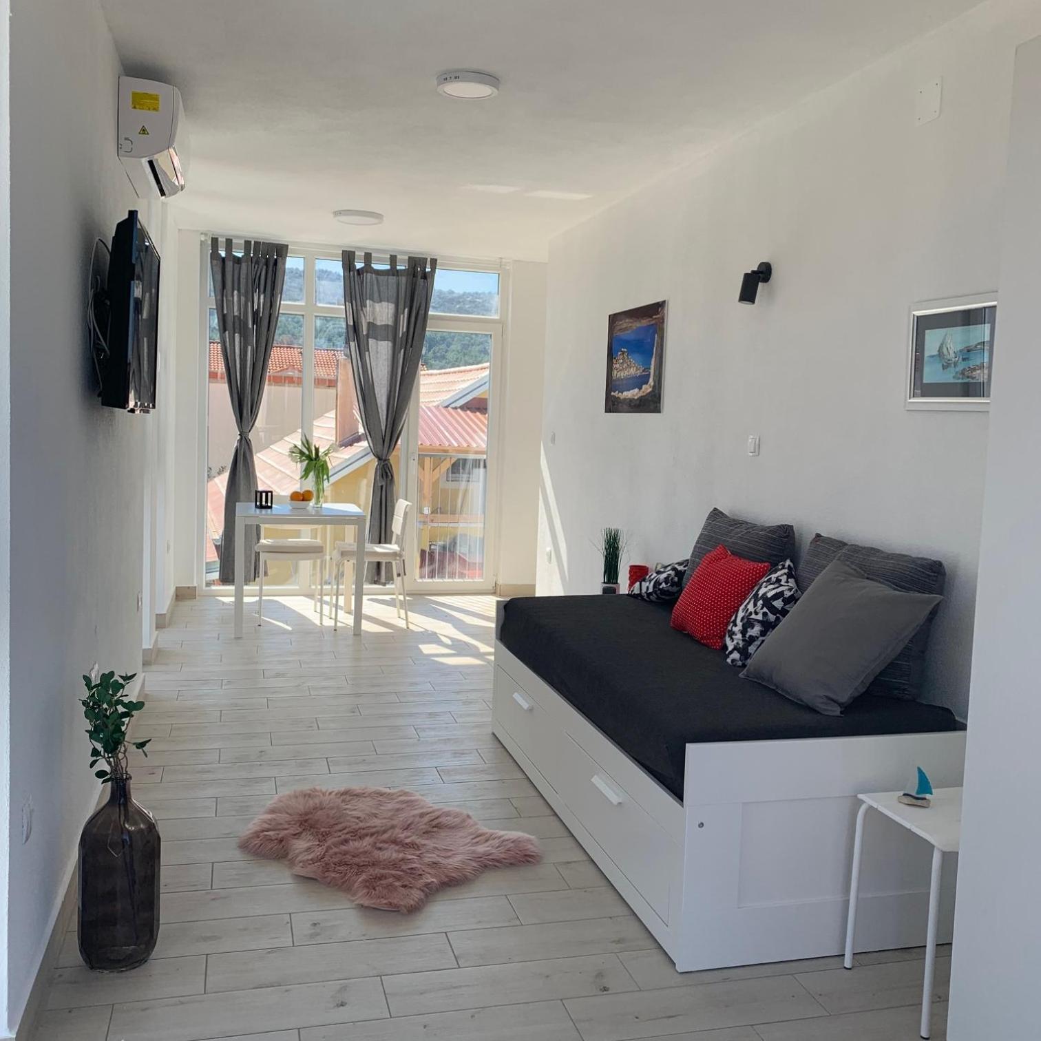 Studio Apartment with Sea View (2 Adults)
